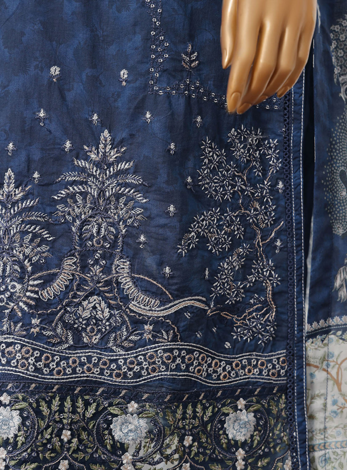 Eid Edit By HZ Textile Embroidered Lawn 3 Piece Stitched Suit HZ24EE D-406 Eid Edit By HZ Textile Embroidered Lawn 3 Piece Stitched Suit HZ24EE D-406