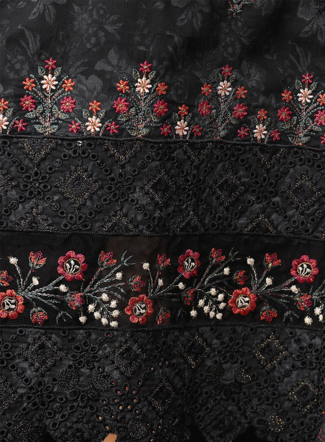 Eid Edit By HZ Textile Embroidered Lawn 3 Piece Stitched Suit HZ24EE D-407 Eid Edit By HZ Textile Embroidered Lawn 3 Piece Stitched Suit HZ24EE D-407