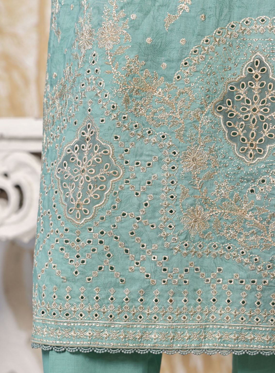 Eid Edit By HZ Textile Embroidered Lawn 3 Piece Stitched Suit HZ24EE D-409 Eid Edit By HZ Textile Embroidered Lawn 3 Piece Stitched Suit HZ24EE D-409