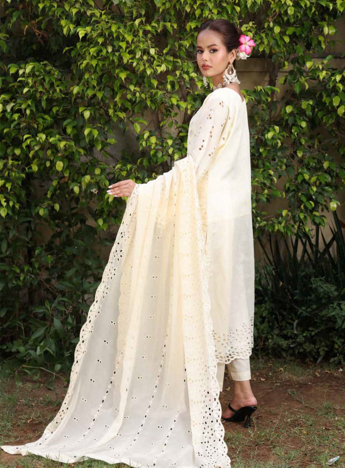 Eid Mubarak By Schick Luxury Embroidered Lawn 4 Piece Unstitched Suit SDH24EM LEL-05 Eid Mubarak By Schick Luxury Embroidered Lawn 4 Piece Unstitched Suit SDH24EM LEL-05