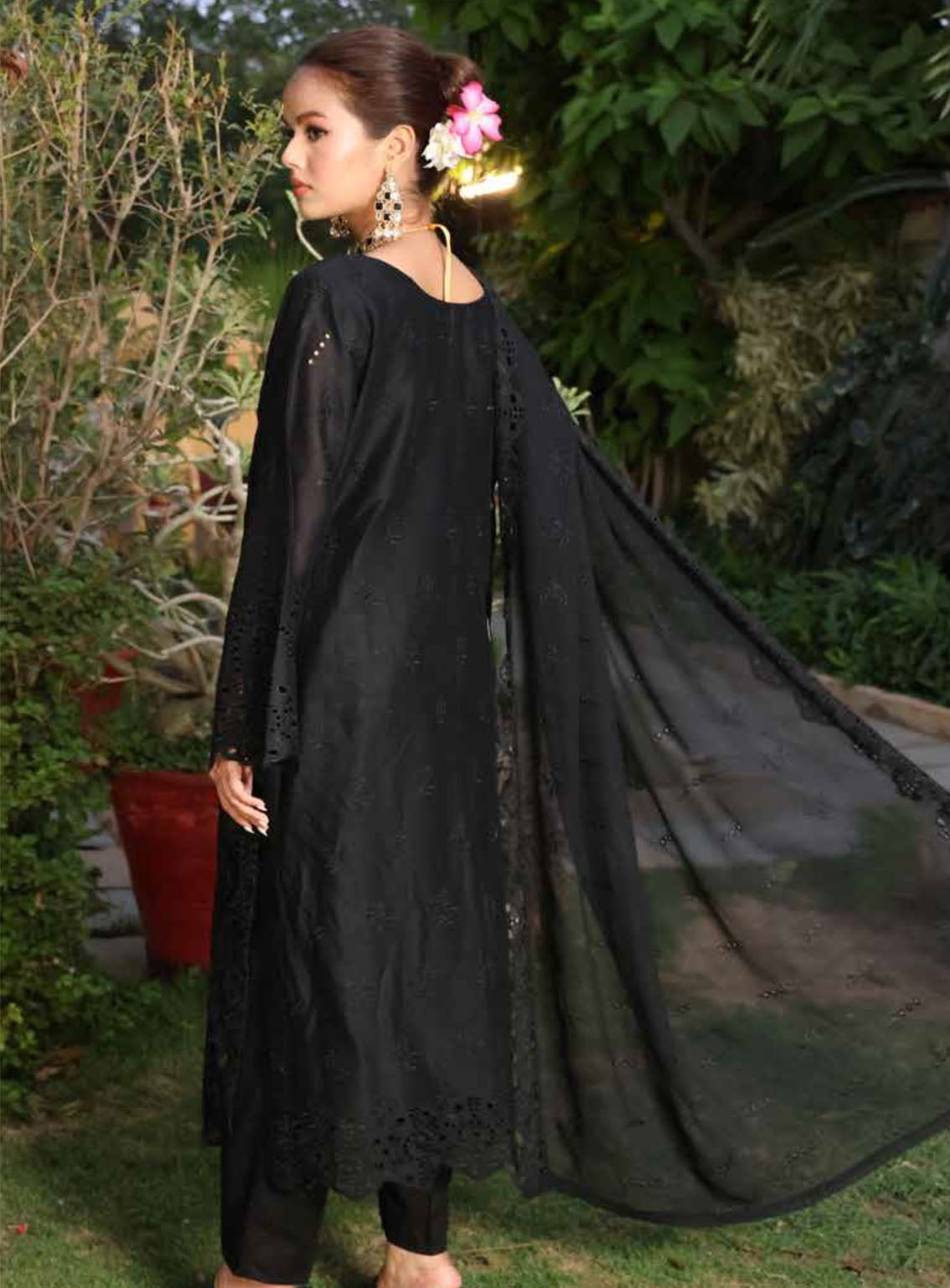 Eid Mubarak By Schick Luxury Embroidered Lawn 4 Piece Unstitched Suit SDH24EM LEL-06 Eid Mubarak By Schick Luxury Embroidered Lawn 4 Piece Unstitched Suit SDH24EM LEL-06