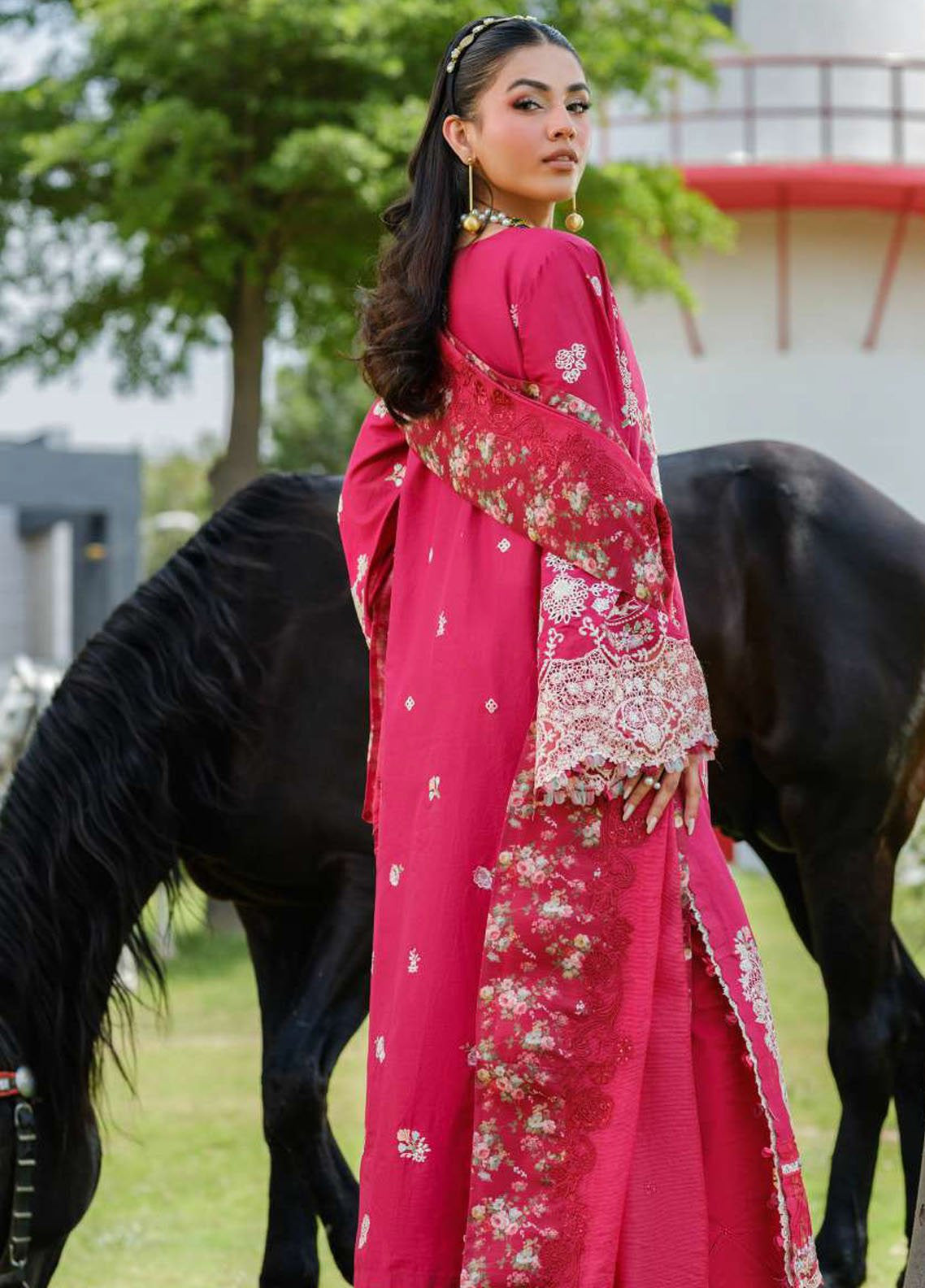 Elaf Embroidered Lawn 3 Piece Unstitched Suit EF25LV2 D-ELH-6B JULIET Elaf Embroidered Lawn 3 Piece Unstitched Suit EF25LV2 D-ELH-6B JULIET