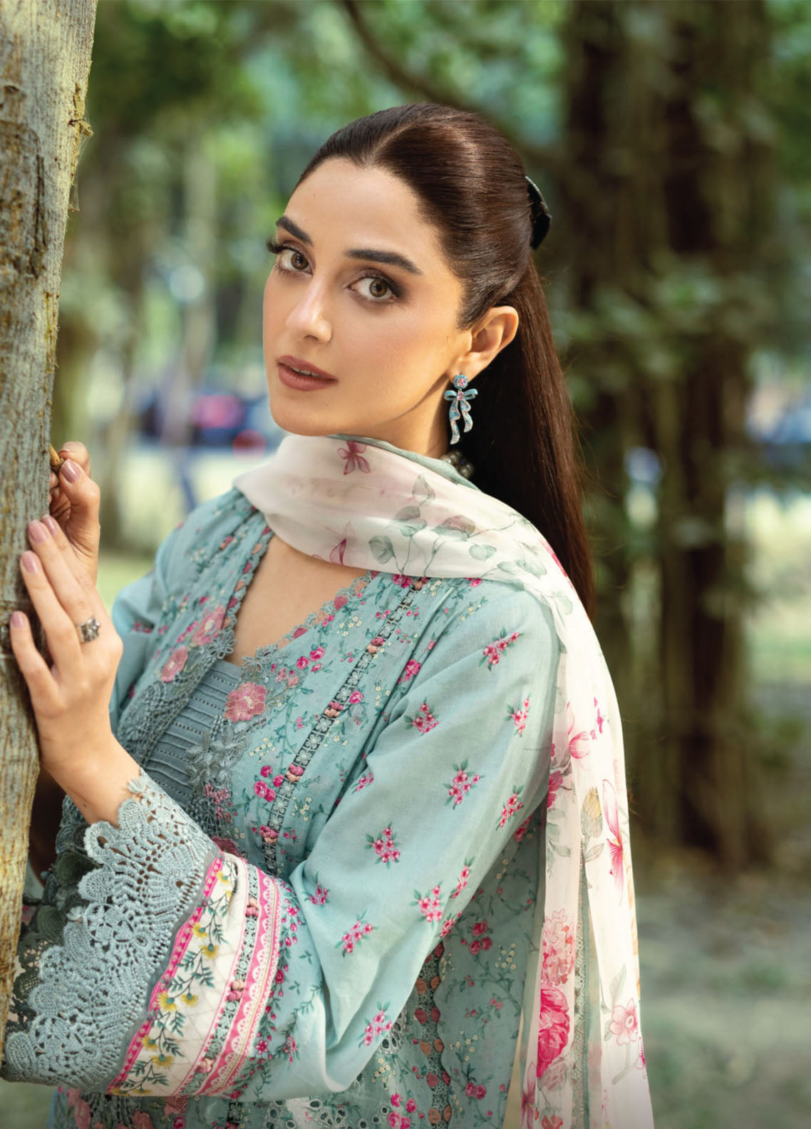 Elaf Premium Chikankari Lawn 3 Piece Unstitched Suit EF26CP D-ERC-2B BATIK Elaf Premium Chikankari Lawn 3 Piece Unstitched Suit EF26CP D-ERC-2B BATIK