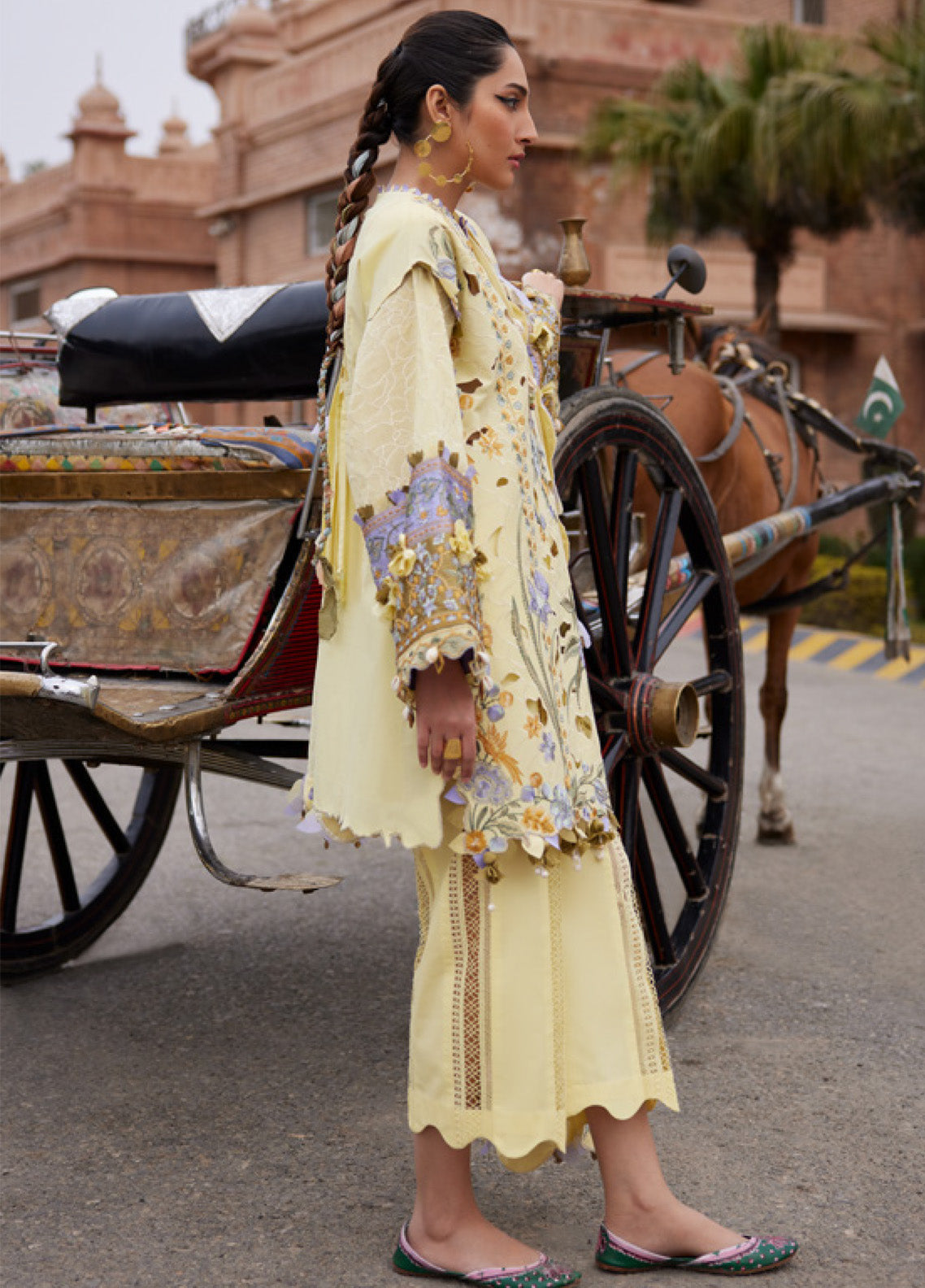 Elan Luxury Embroidered Lawn 3 Piece Unstitched Suit EL25LL AMARA EL25-09 A Elan Luxury Embroidered Lawn 3 Piece Unstitched Suit EL25LL AMARA EL25-09 A