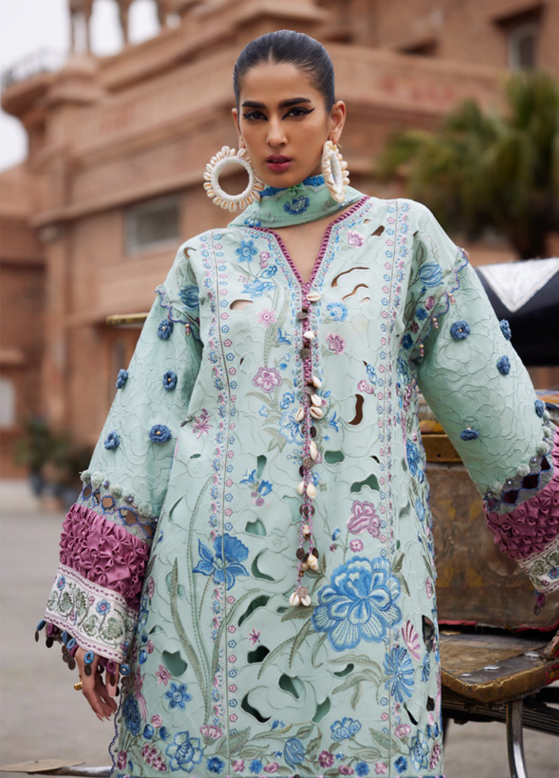 Elan Luxury Embroidered Lawn 3 Piece Unstitched Suit EL25LL AMARA EL25-09 B Elan Luxury Embroidered Lawn 3 Piece Unstitched Suit EL25LL AMARA EL25-09 B