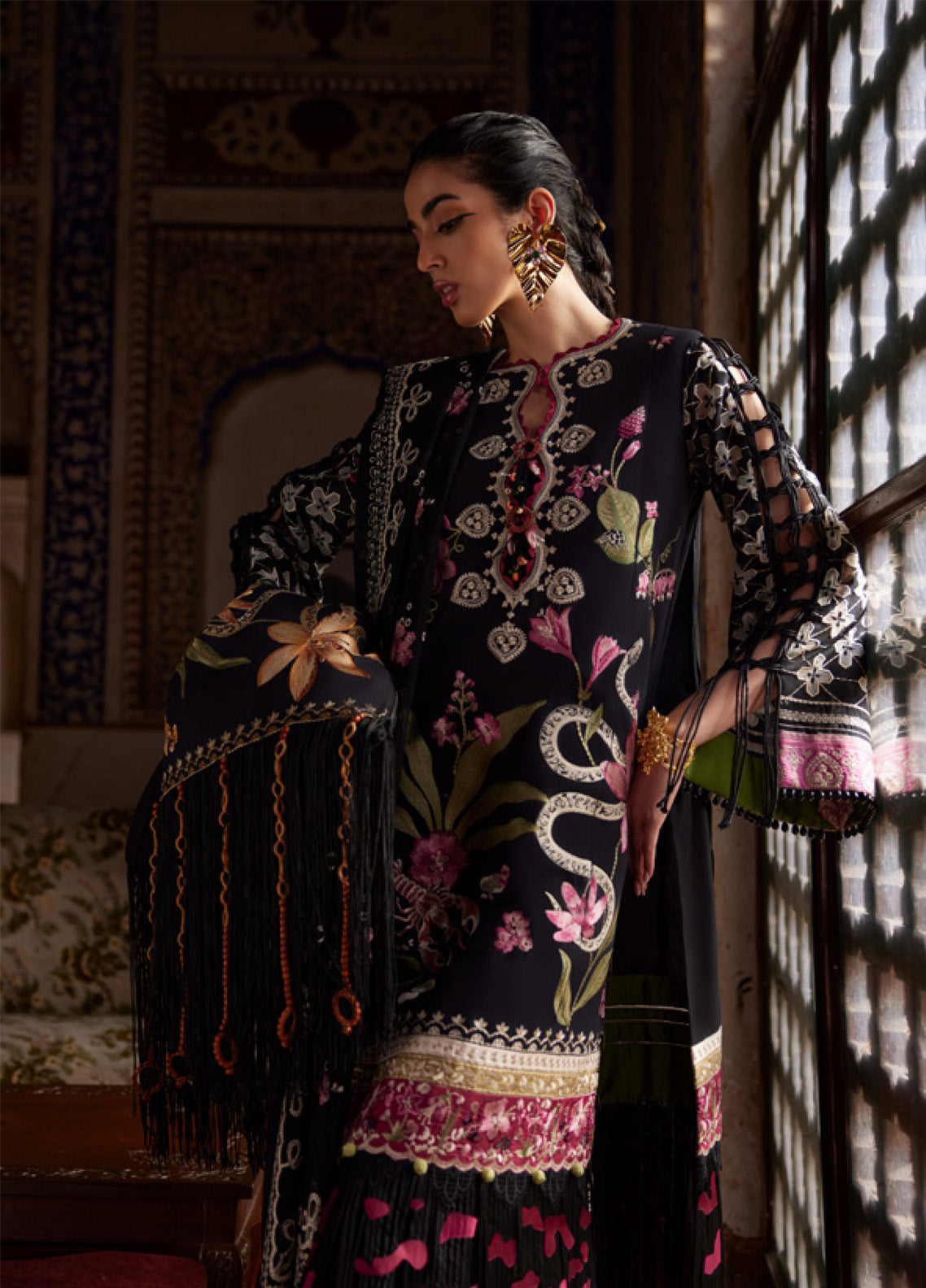 Elan Luxury Embroidered Lawn 3 Piece Unstitched Suit EL25LL AZUREH EL25-04 A Elan Luxury Embroidered Lawn 3 Piece Unstitched Suit EL25LL AZUREH EL25-04 A