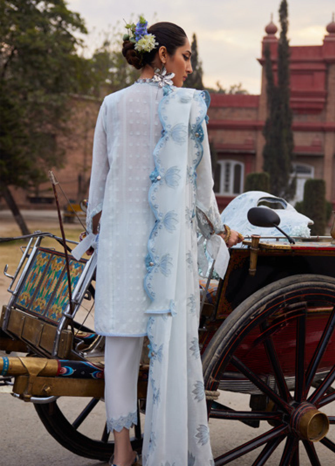 Elan Luxury Embroidered Lawn 3 Piece Unstitched Suit EL25LL CELESTINE EL25-05 B Elan Luxury Embroidered Lawn 3 Piece Unstitched Suit EL25LL CELESTINE EL25-05 B