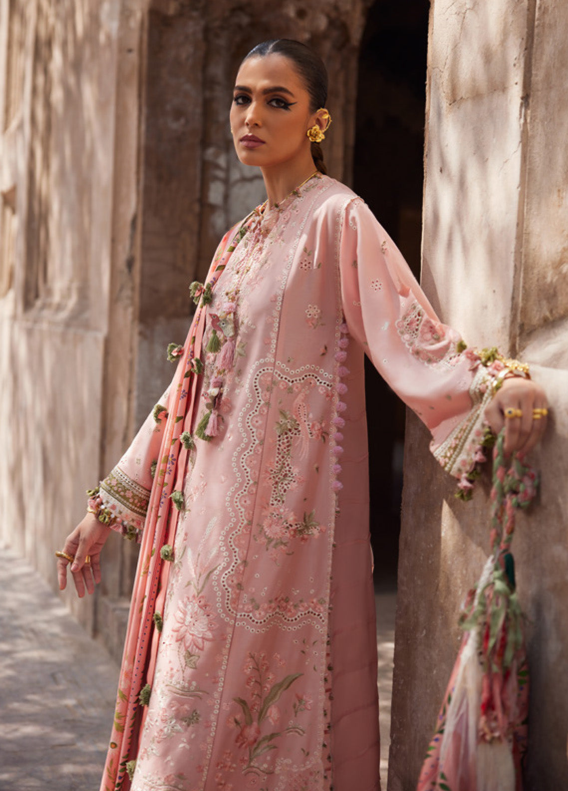 Elan Luxury Embroidered Lawn 3 Piece Unstitched Suit EL25LL SERENE EL25-01 A Elan Luxury Embroidered Lawn 3 Piece Unstitched Suit EL25LL SERENE EL25-01 A