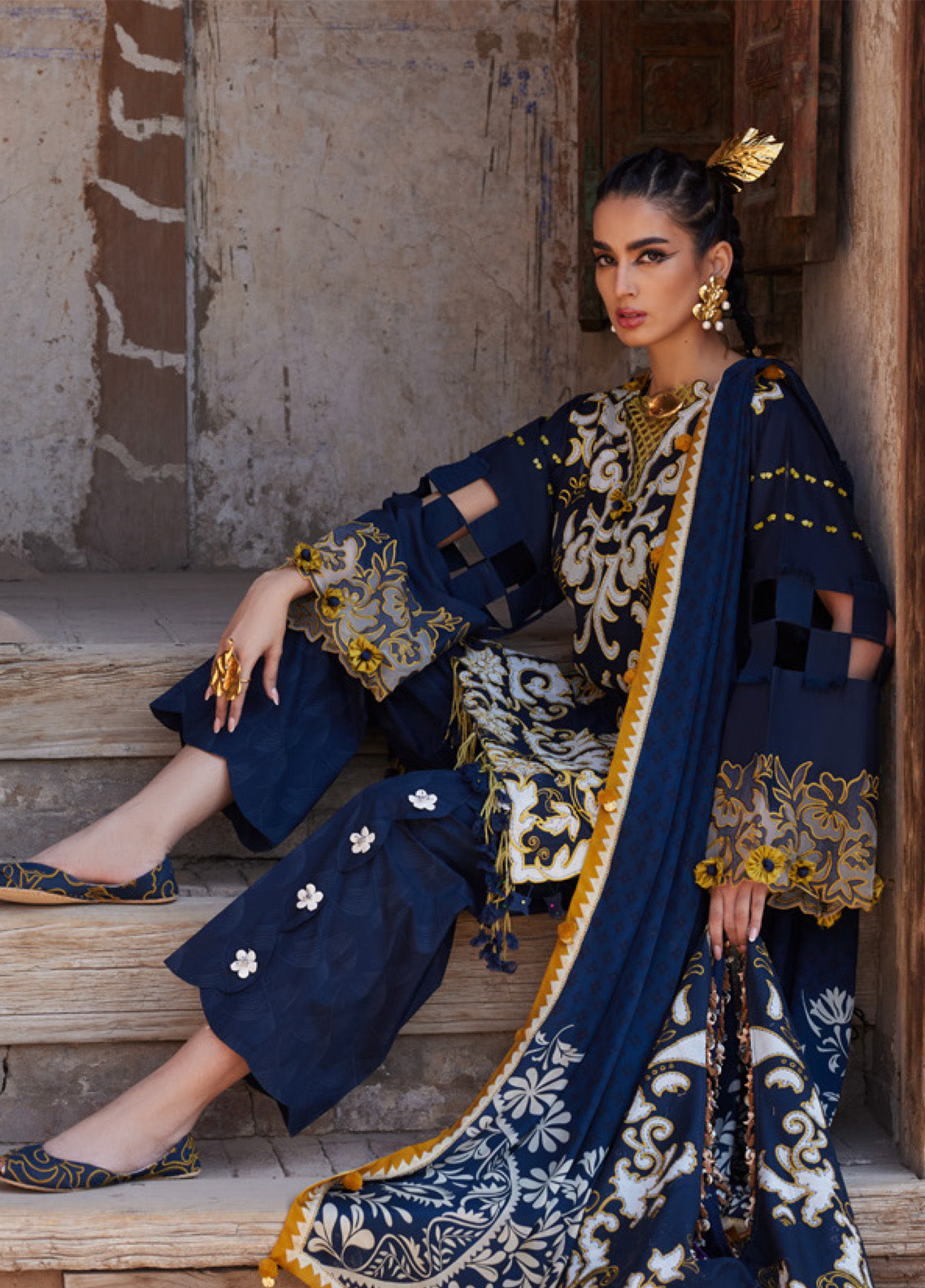 Elan Luxury Embroidered Lawn 3 Piece Unstitched Suit EL25LL SOLENE EL25-03 B Elan Luxury Embroidered Lawn 3 Piece Unstitched Suit EL25LL SOLENE EL25-03 B