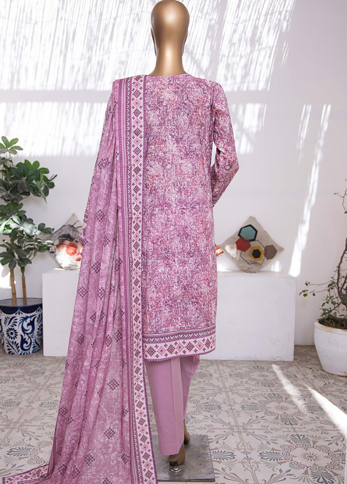 Elegant By HZ Textile Embroidered Lawn 3 Piece Unstitched Suit HZ25EE EC-819 Elegant By HZ Textile Embroidered Lawn 3 Piece Unstitched Suit HZ25EE EC-819