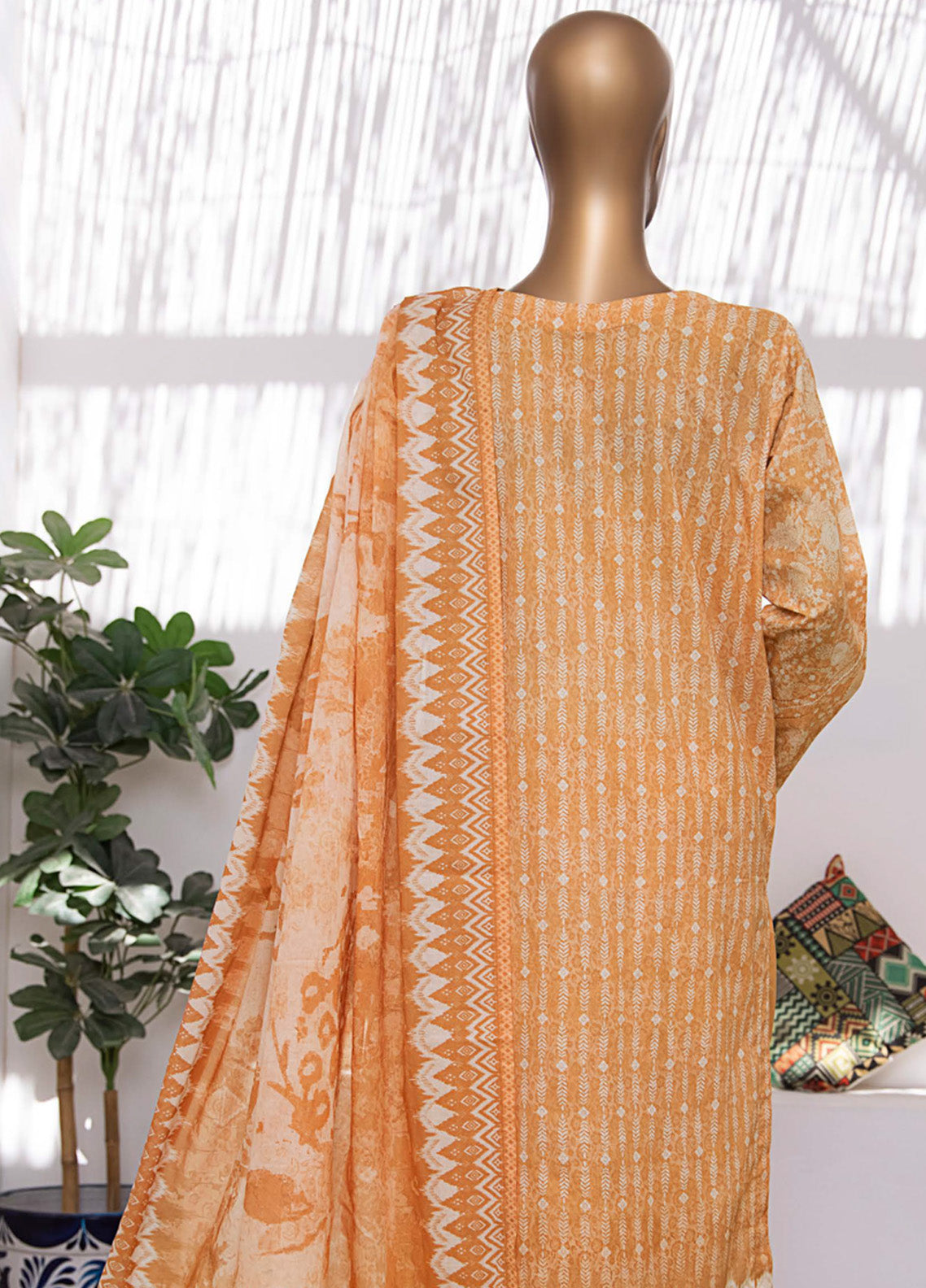 Elegant By HZ Textile Embroidered Lawn 3 Piece Unstitched Suit HZ25EE EC-928 Elegant By HZ Textile Embroidered Lawn 3 Piece Unstitched Suit HZ25EE EC-928