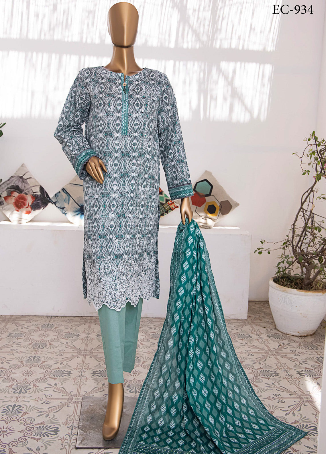 Elegant By HZ Textile Embroidered Lawn 3 Piece Unstitched Suit HZ25EE EC-934 Elegant By HZ Textile Embroidered Lawn 3 Piece Unstitched Suit HZ25EE EC-934