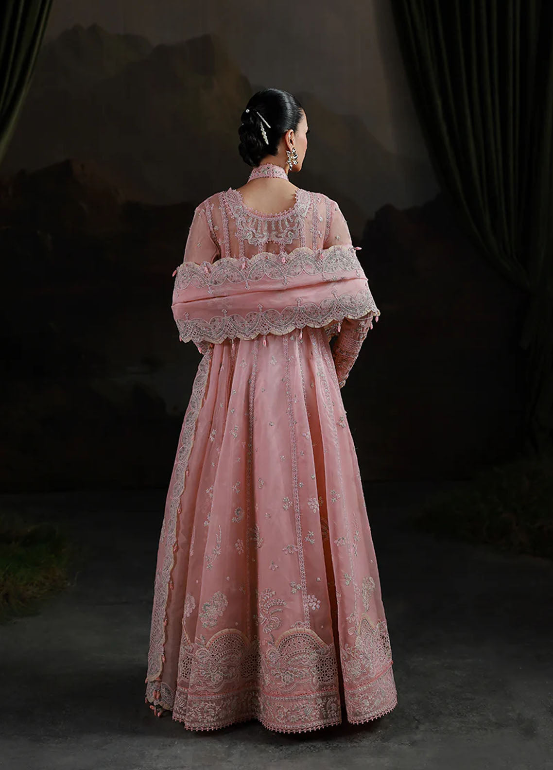 Elirah By Qalamkar Embroidered Organza 3 Piece Unstitched Suit QLM25EF D-MF-03 BLUSH REVERIE Elirah By Qalamkar Embroidered Organza 3 Piece Unstitched Suit QLM25EF D-MF-03 BLUSH REVERIE