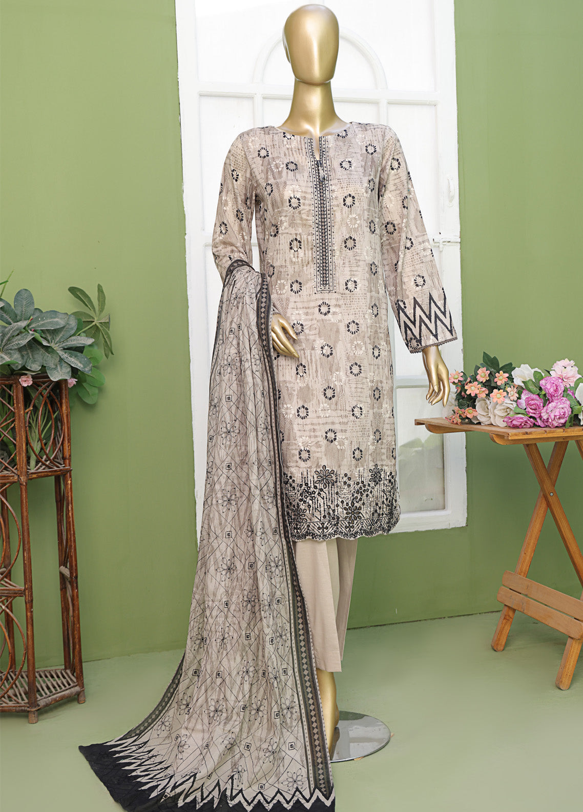 Elite By HZ Textile Embroidered Lawn 3 Piece Unstitched Suit HZ25E EC-211 Elite By HZ Textile Embroidered Lawn 3 Piece Unstitched Suit HZ25E EC-211