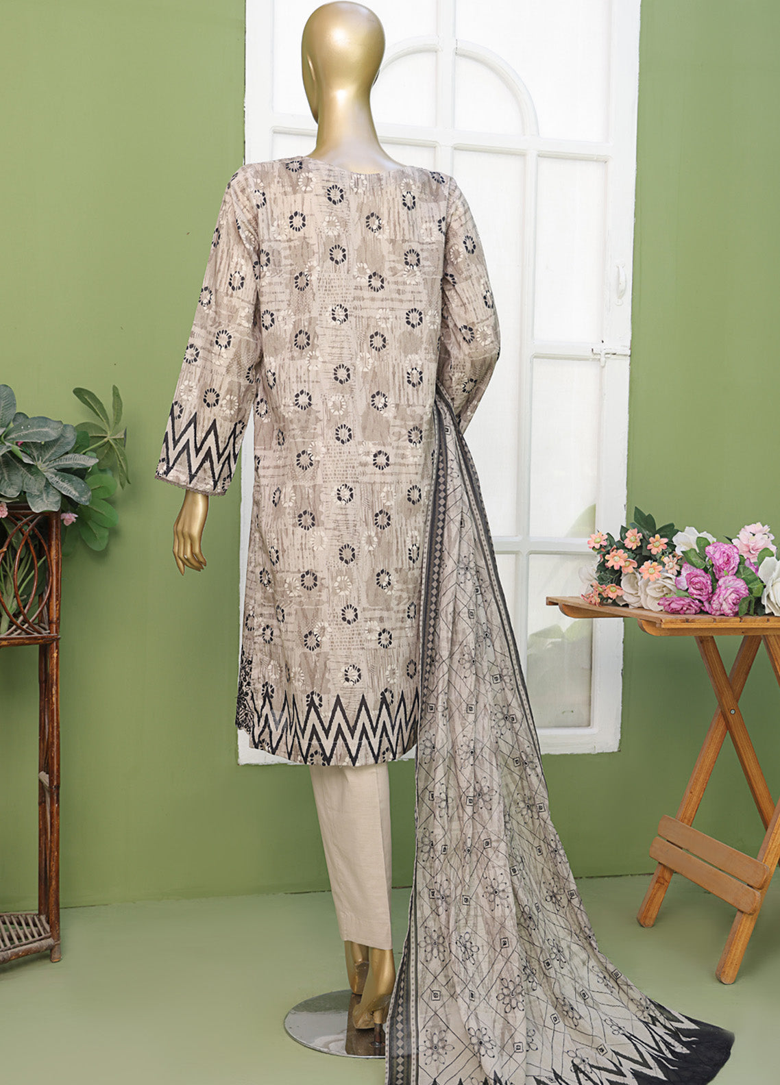 Elite By HZ Textile Embroidered Lawn 3 Piece Unstitched Suit HZ25E EC-211 Elite By HZ Textile Embroidered Lawn 3 Piece Unstitched Suit HZ25E EC-211