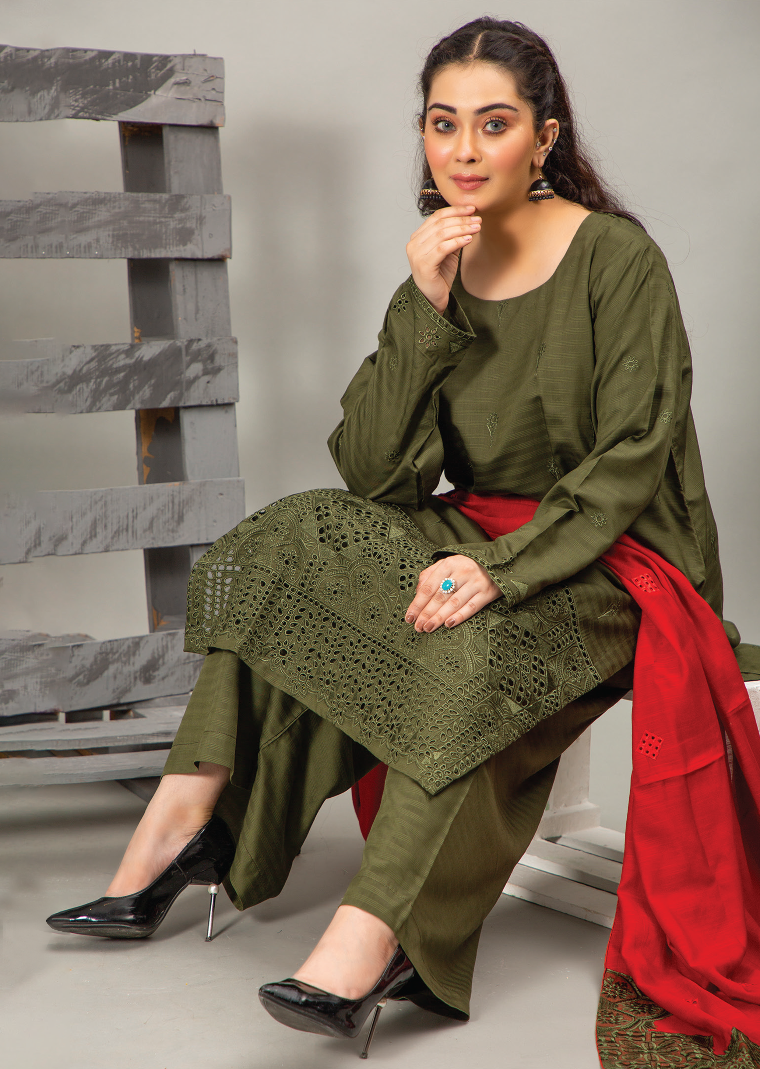 Embellish By Pashmina Embroidered Cotton Satin 3 Piece Unstitched Suit P24E D-02 Embellish By Pashmina Embroidered Cotton Satin 3 Piece Unstitched Suit P24E D-02