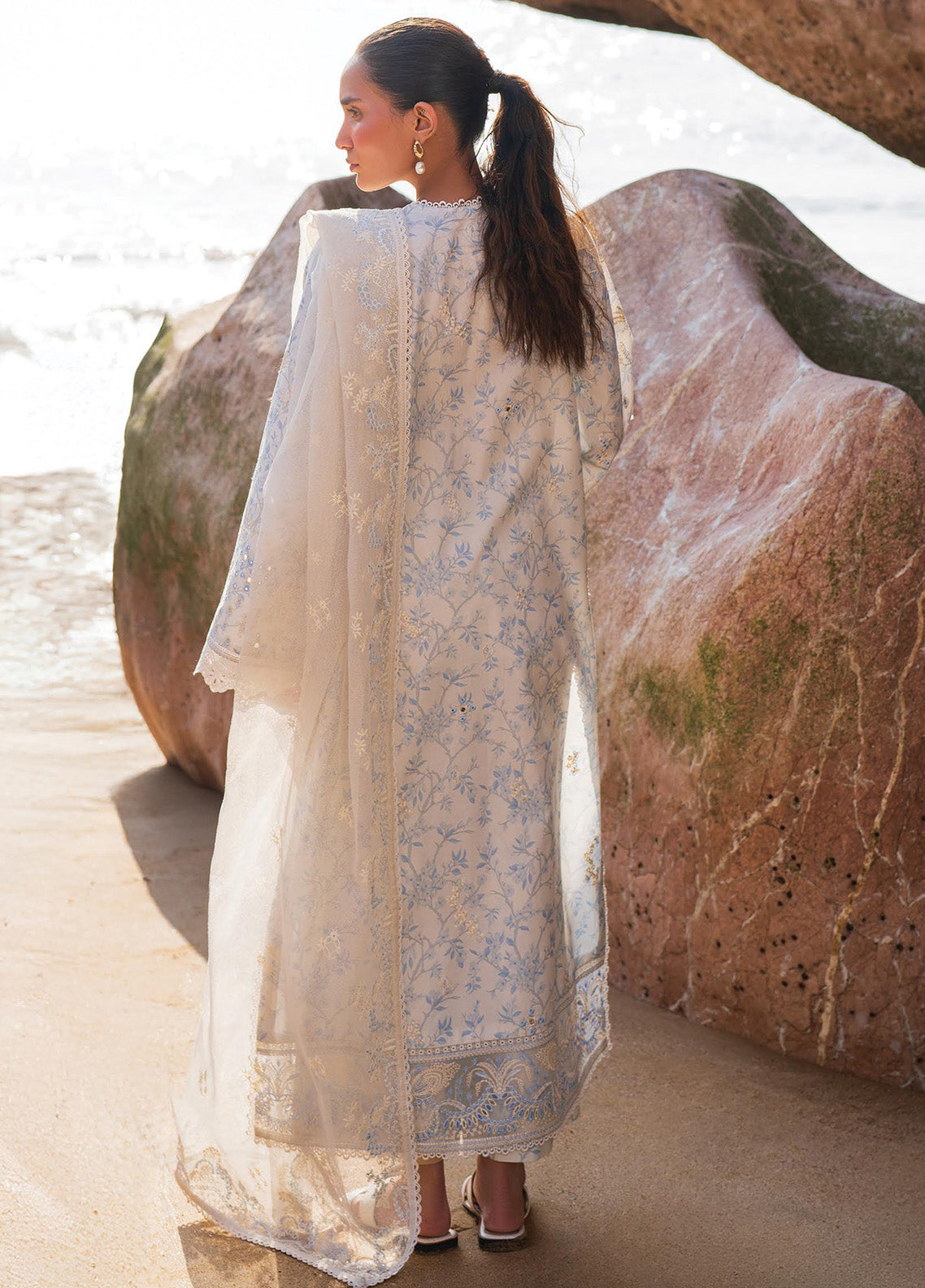 Endless By Afrozeh Embroidered Lawn 3 Piece Unstitched Suit AF25ES D-03 NERIDA Endless By Afrozeh Embroidered Lawn 3 Piece Unstitched Suit AF25ES D-03 NERIDA