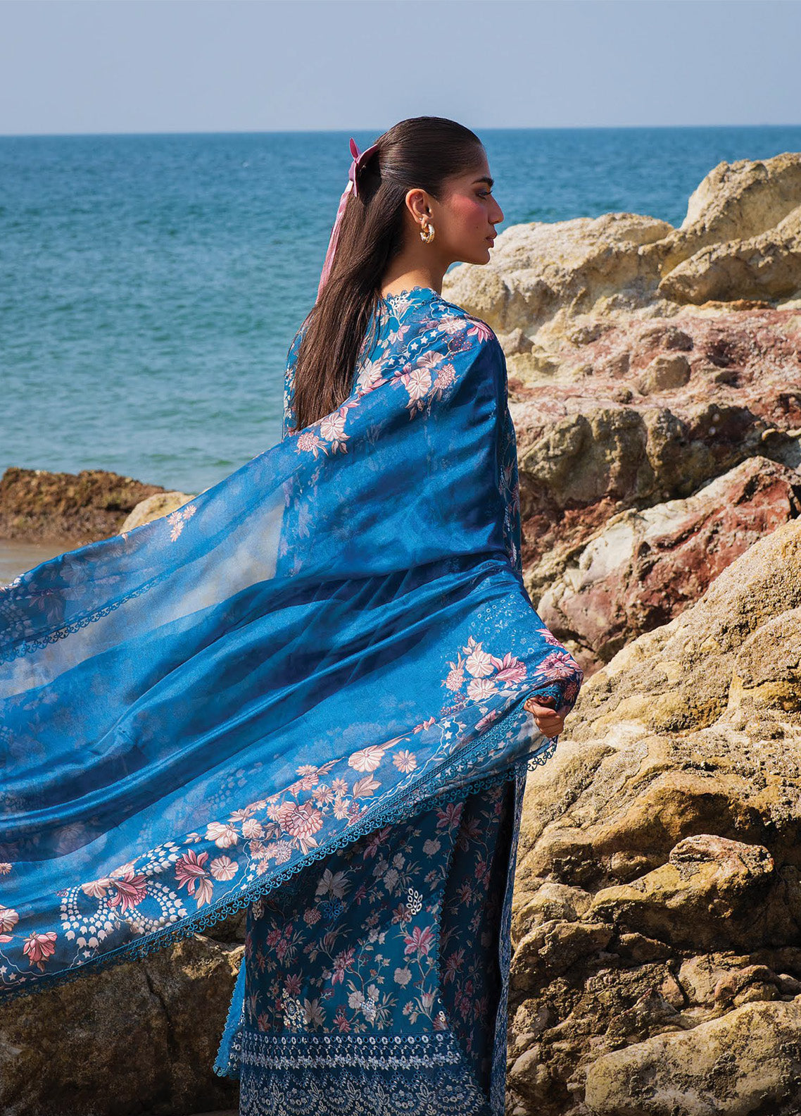 Endless By Afrozeh Embroidered Lawn 3 Piece Unstitched Suit AF25ES D-08 NOA Endless By Afrozeh Embroidered Lawn 3 Piece Unstitched Suit AF25ES D-08 NOA