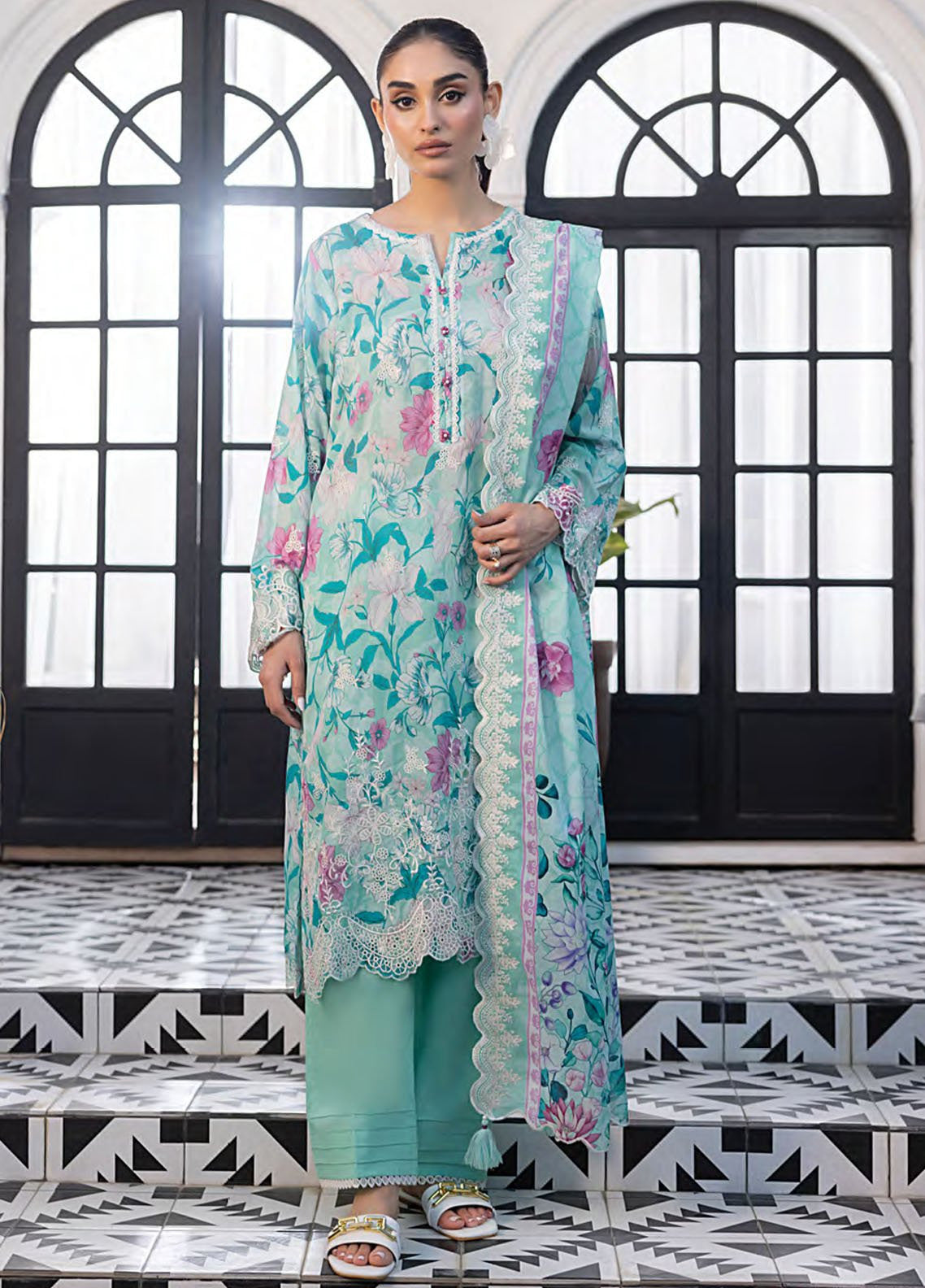 Essentials By LSM Lakhany Embroidered Lawn 3 Piece Unstitched Suit LSM25EEL LG-RL-0210 Essentials By LSM Lakhany Embroidered Lawn 3 Piece Unstitched Suit LSM25EEL LG-RL-0210