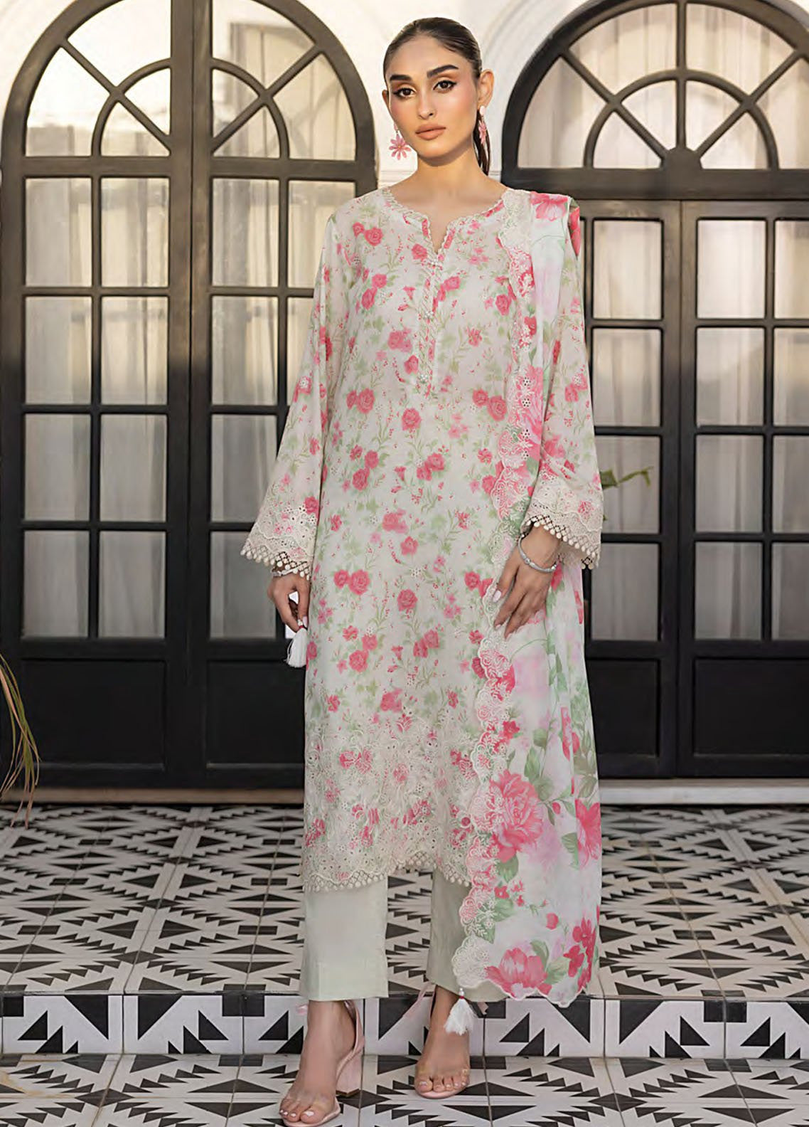 Essentials By LSM Lakhany Embroidered Lawn 3 Piece Unstitched Suit LSM25EEL LG-RL-0214 Essentials By LSM Lakhany Embroidered Lawn 3 Piece Unstitched Suit LSM25EEL LG-RL-0214