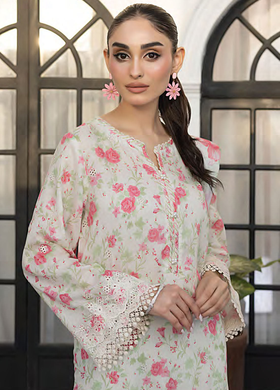 Essentials By LSM Lakhany Embroidered Lawn 3 Piece Unstitched Suit LSM25EEL LG-RL-0214 Essentials By LSM Lakhany Embroidered Lawn 3 Piece Unstitched Suit LSM25EEL LG-RL-0214
