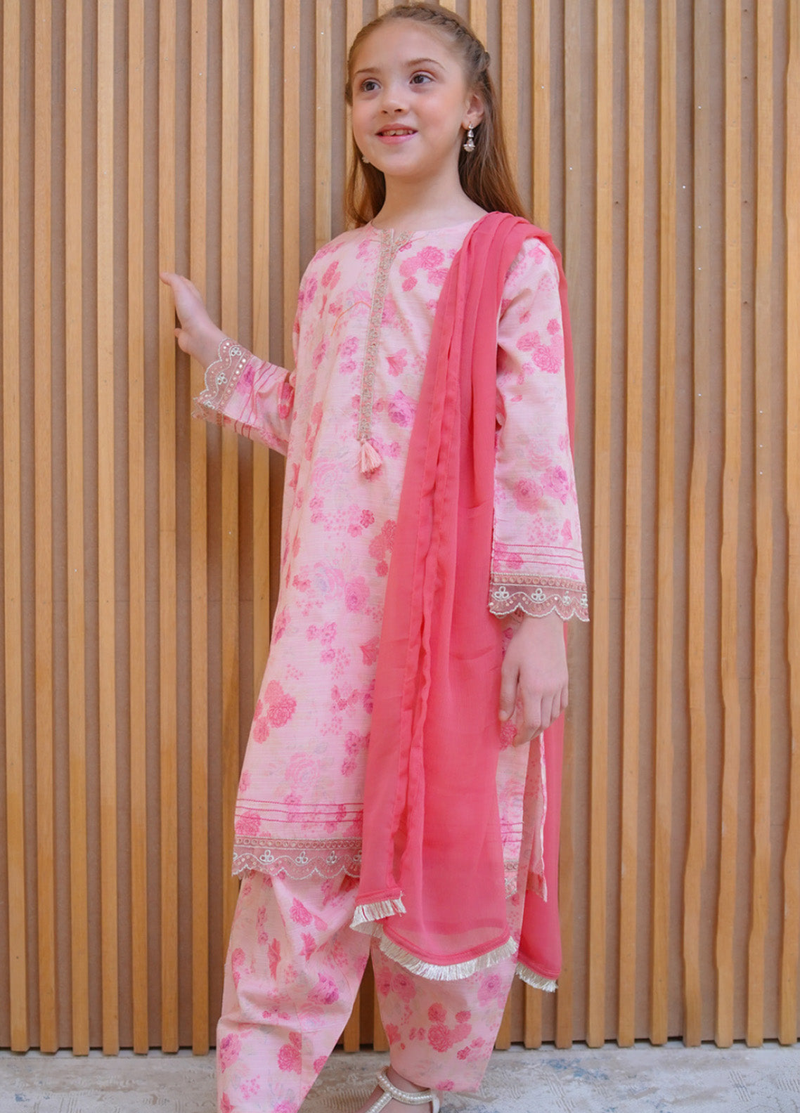 Farshi By Shanzey Embroidered Lawn Suits Stitched 3 Piece For Girls S25FLE SHK-4423 Farshi By Shanzey Embroidered Lawn Suits Stitched 3 Piece For Girls S25FLE SHK-4423