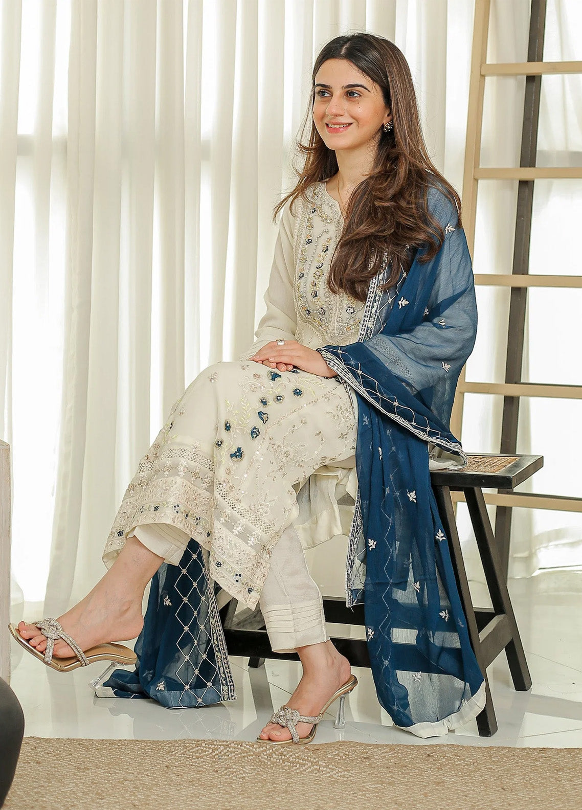 Fasana-E-Ishq By Rangeen Embroidered Chiffon 3 Piece Stitched Suit RN25FEI D-ALEESA Fasana-E-Ishq By Rangeen Embroidered Chiffon 3 Piece Stitched Suit RN25FEI D-ALEESA