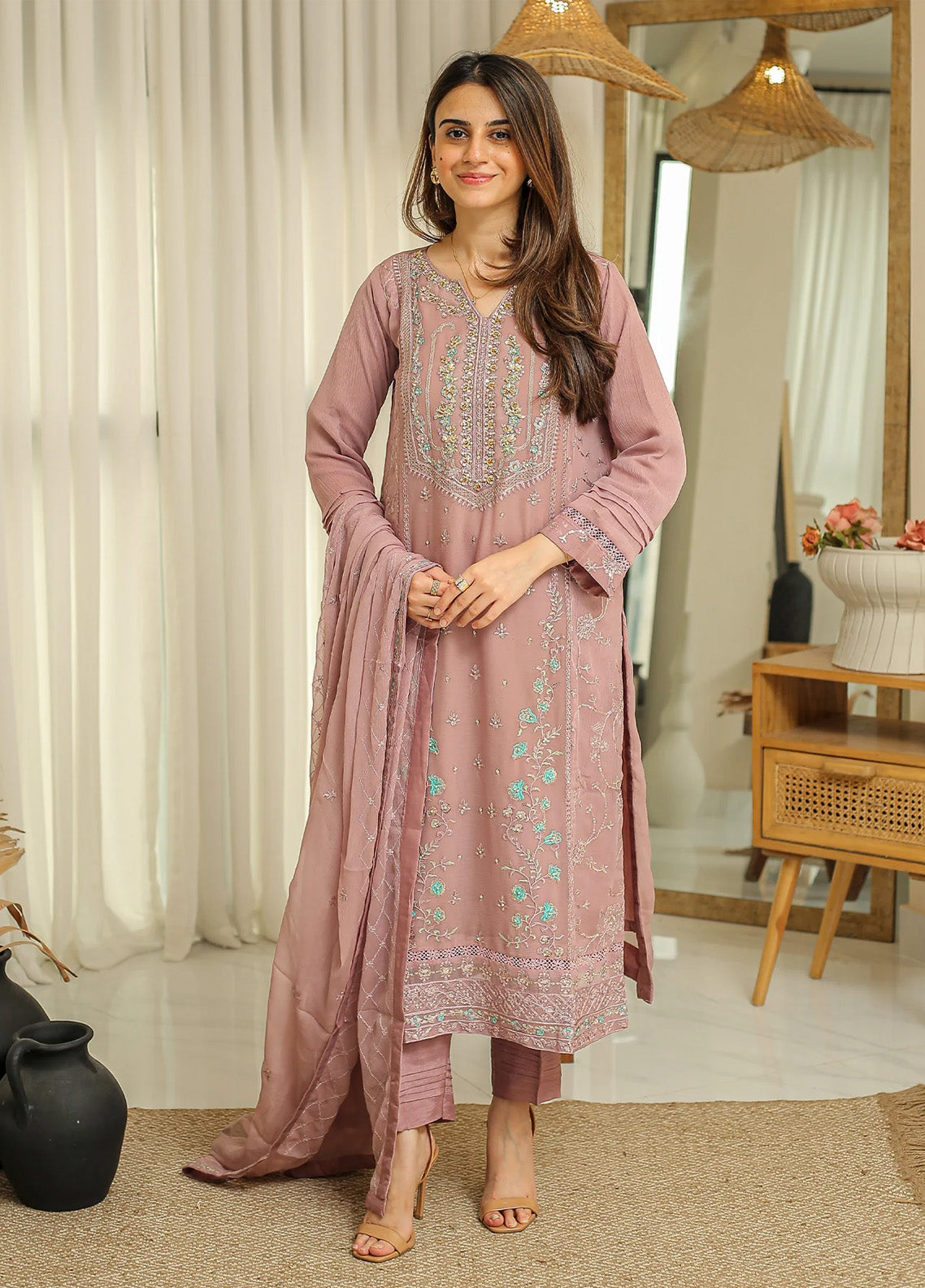 Fasana-E-Ishq By Rangeen Embroidered Chiffon 3 Piece Stitched Suit RN25FEI D-MAHPARA Fasana-E-Ishq By Rangeen Embroidered Chiffon 3 Piece Stitched Suit RN25FEI D-MAHPARA