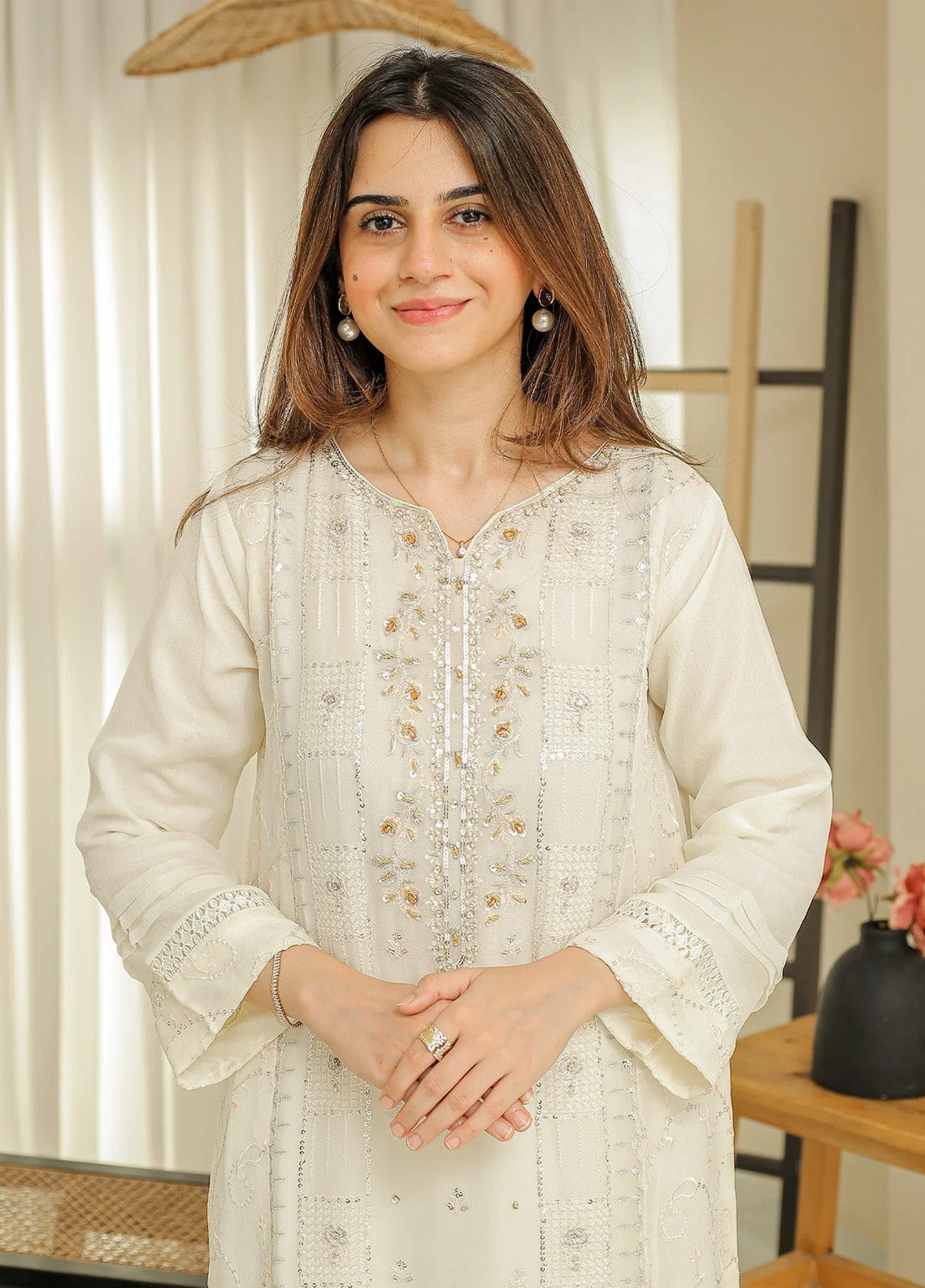 Fasana-E-Ishq By Rangeen Embroidered Chiffon 3 Piece Stitched Suit RN25FEI D-PARISHA Fasana-E-Ishq By Rangeen Embroidered Chiffon 3 Piece Stitched Suit RN25FEI D-PARISHA