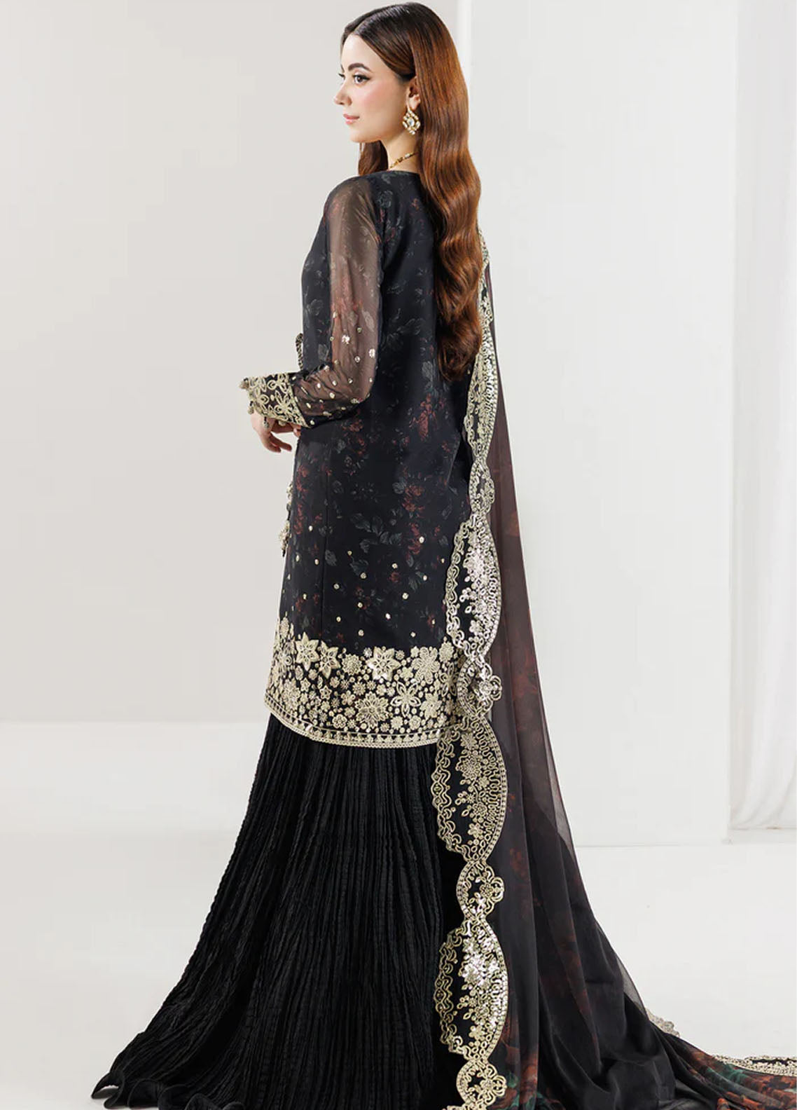 Fiorella By Farasha Embroidered Chiffon 3 Piece Unstitched Suit FSH26FF D-01 RAVEN NOIR Fiorella By Farasha Embroidered Chiffon 3 Piece Unstitched Suit FSH26FF D-01 RAVEN NOIR