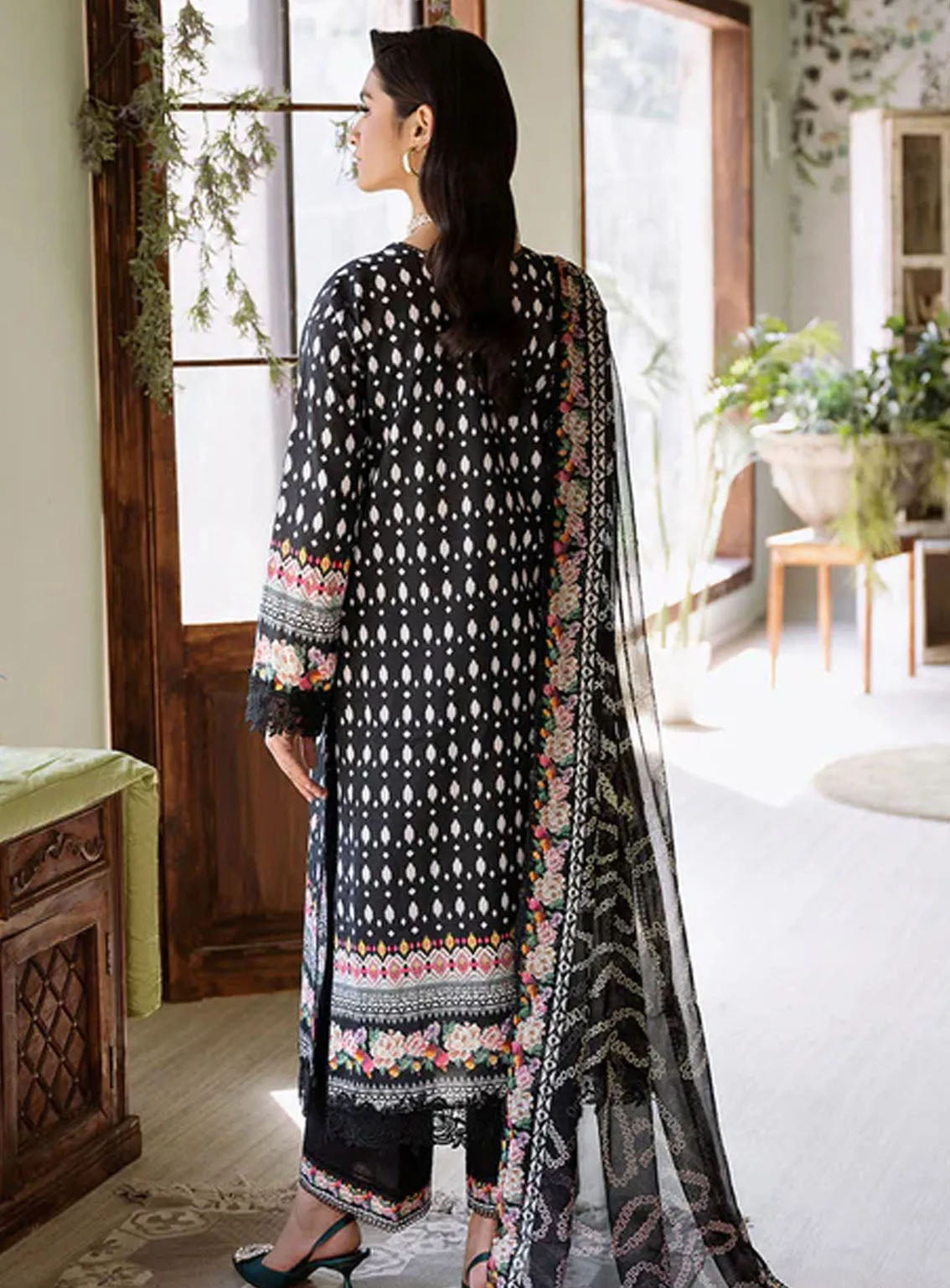 Flora By Roheenaz Embroidered Lawn 3 Piece Unstitched Suit RNZ24F RNP-06A VERIDIAN Flora By Roheenaz Embroidered Lawn 3 Piece Unstitched Suit RNZ24F RNP-06A VERIDIAN