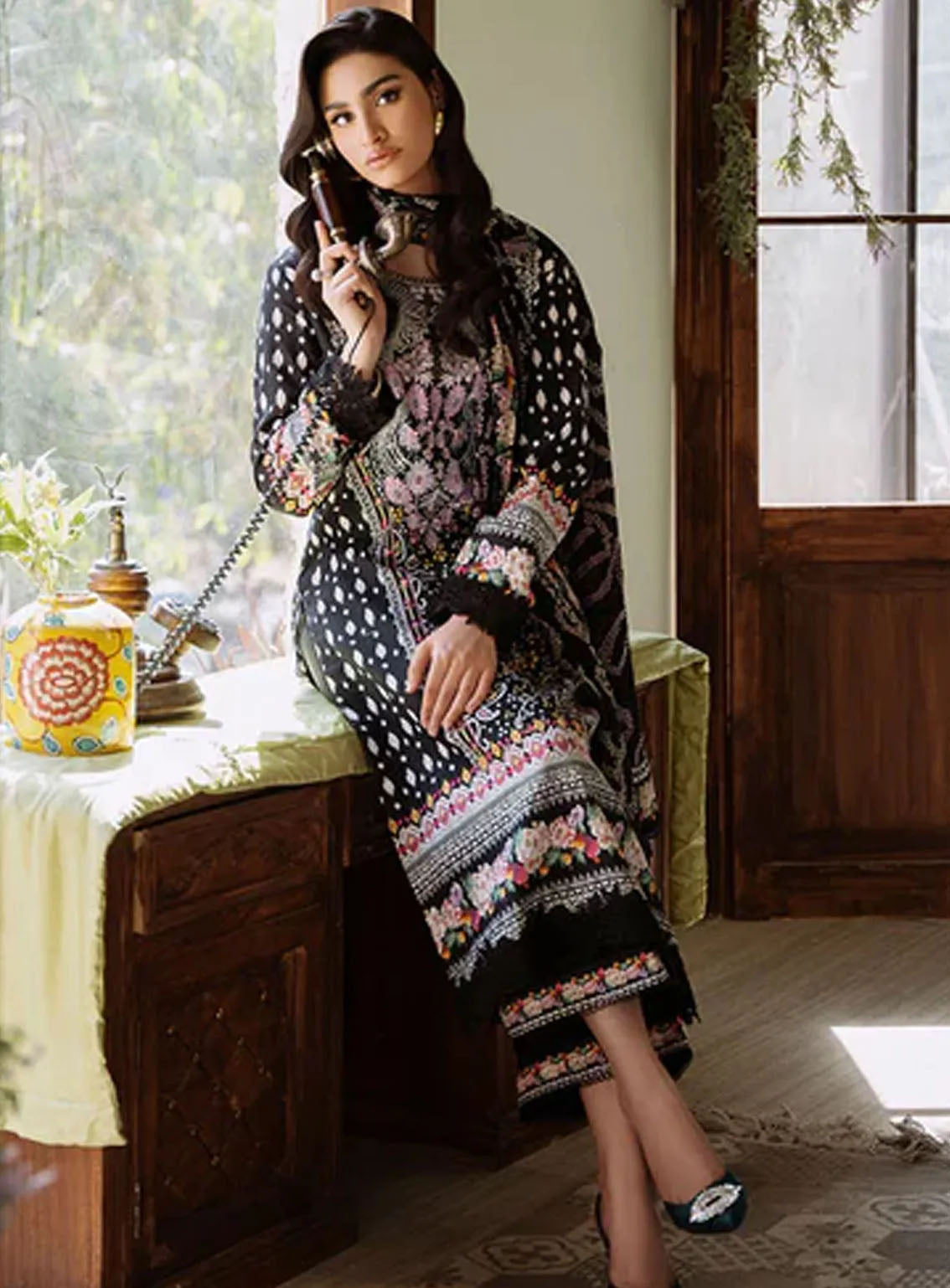 Flora By Roheenaz Embroidered Lawn 3 Piece Unstitched Suit RNZ24F RNP-06A VERIDIAN Flora By Roheenaz Embroidered Lawn 3 Piece Unstitched Suit RNZ24F RNP-06A VERIDIAN
