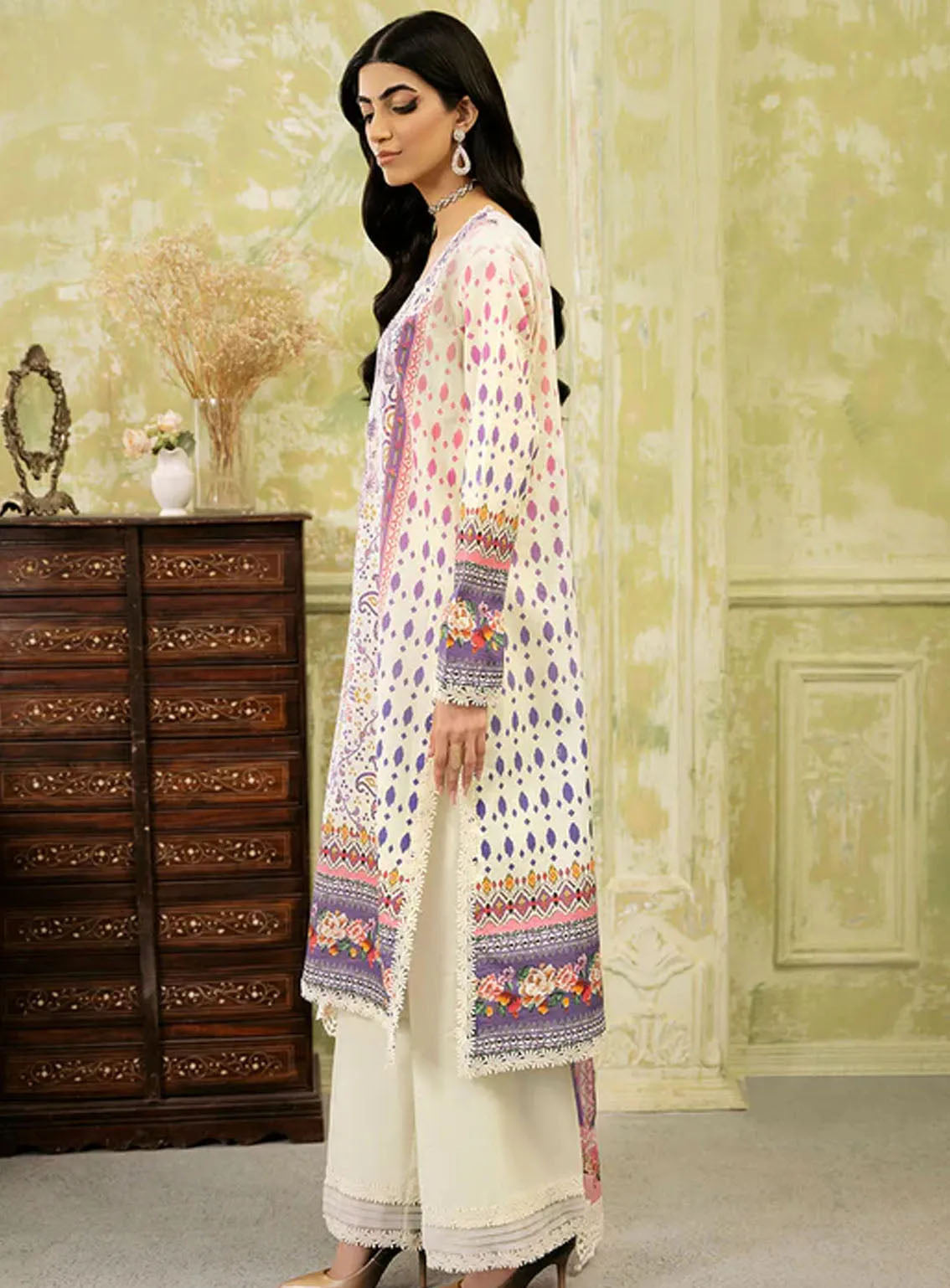 Flora By Roheenaz Embroidered Lawn 3 Piece Unstitched Suit RNZ24F RNP-06B EVANGELINE Flora By Roheenaz Embroidered Lawn 3 Piece Unstitched Suit RNZ24F RNP-06B EVANGELINE