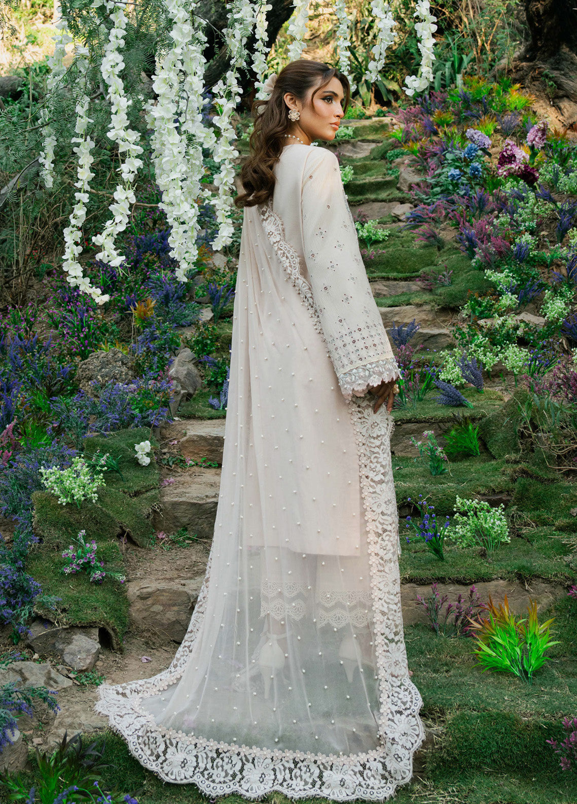 Flora By Zevk Embroidered Lawn 3 Piece Unstitched Suit ZBP25FFL D-ASEEL Flora By Zevk Embroidered Lawn 3 Piece Unstitched Suit ZBP25FFL D-ASEEL