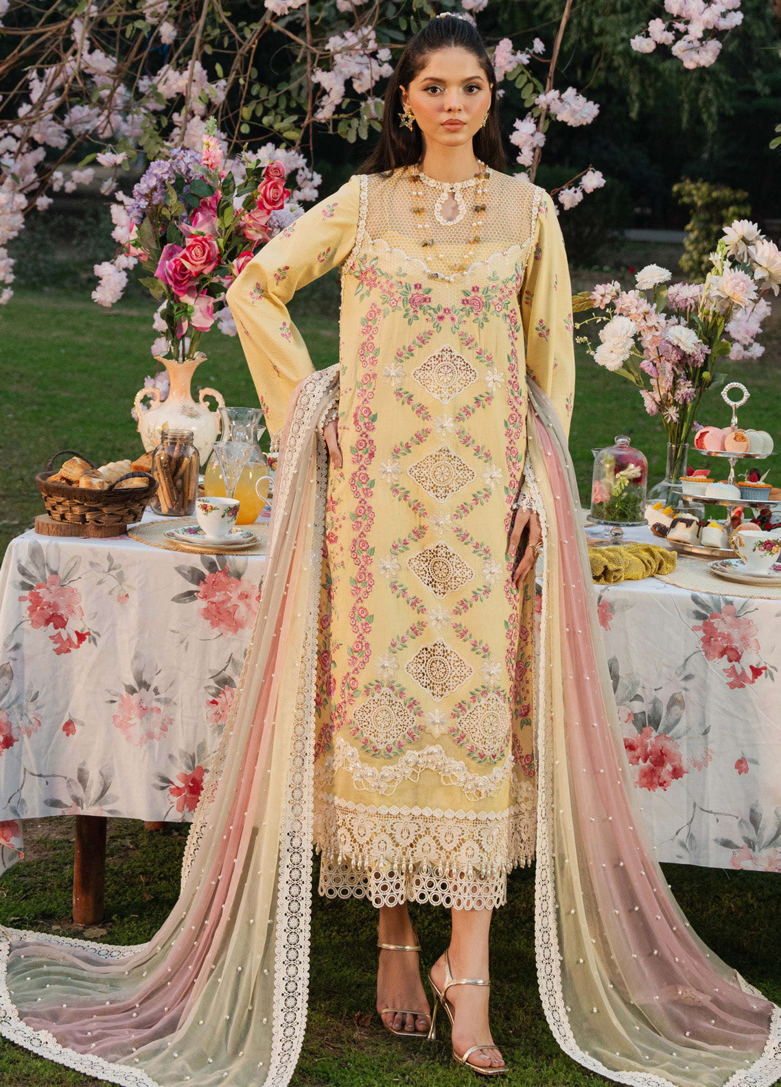 Flora By Zevk Embroidered Lawn 3 Piece Unstitched Suit ZBP25FFL D-LIME Flora By Zevk Embroidered Lawn 3 Piece Unstitched Suit ZBP25FFL D-LIME