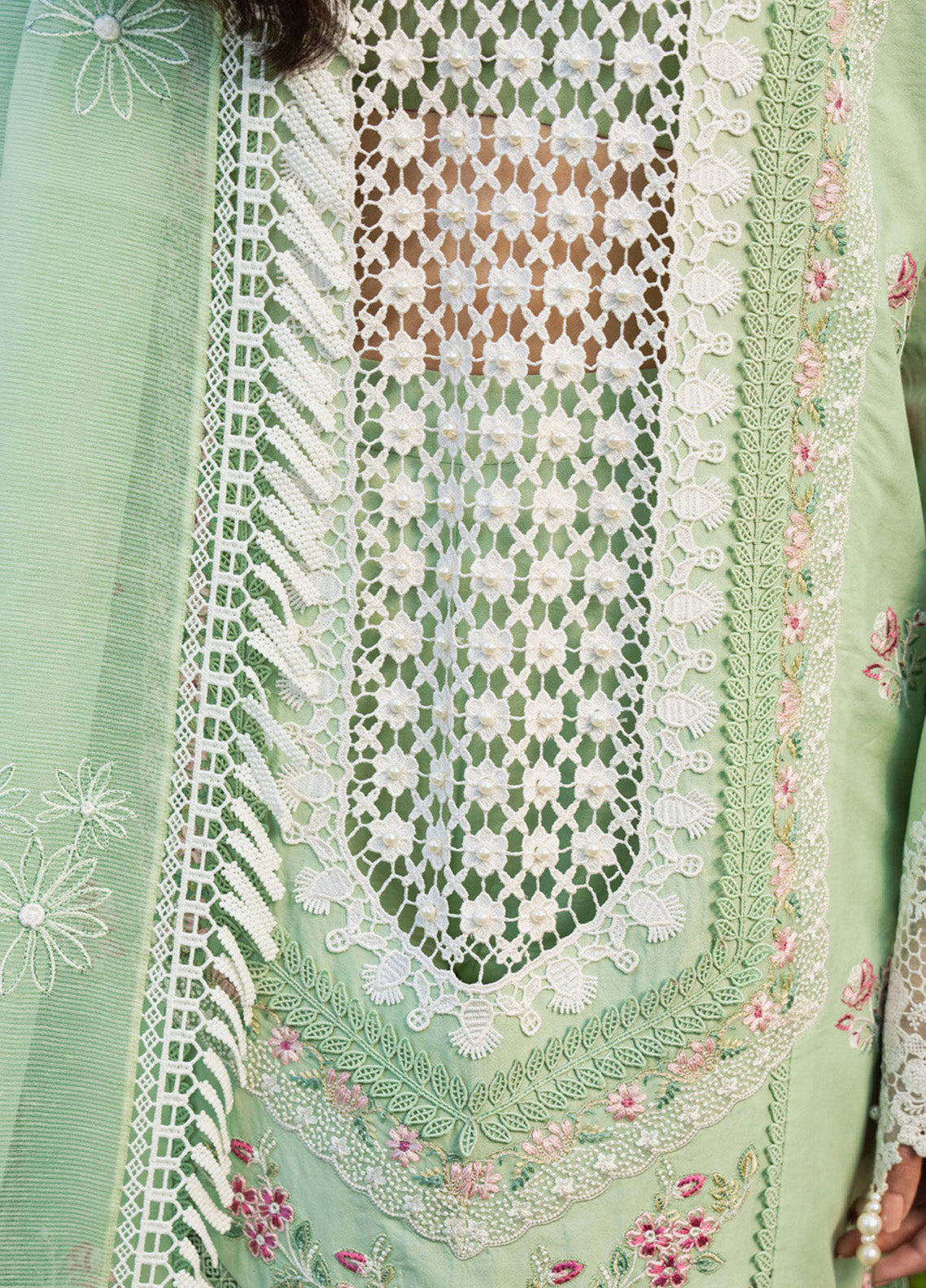 Flora By Zevk Embroidered Lawn 3 Piece Unstitched Suit ZBP25FFL D-ROSEMARY Flora By Zevk Embroidered Lawn 3 Piece Unstitched Suit ZBP25FFL D-ROSEMARY