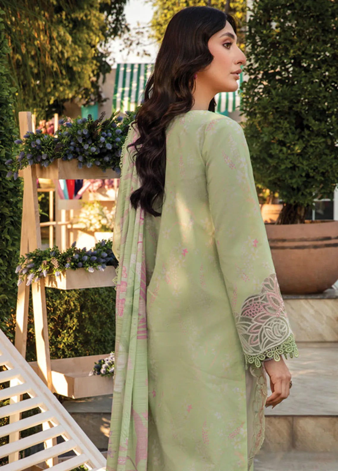 Florence By Rang Rasiya Embroidered Lawn 3 Piece Unstitched Suit RR25FS D-02 HANIYA Florence By Rang Rasiya Embroidered Lawn 3 Piece Unstitched Suit RR25FS D-02 HANIYA