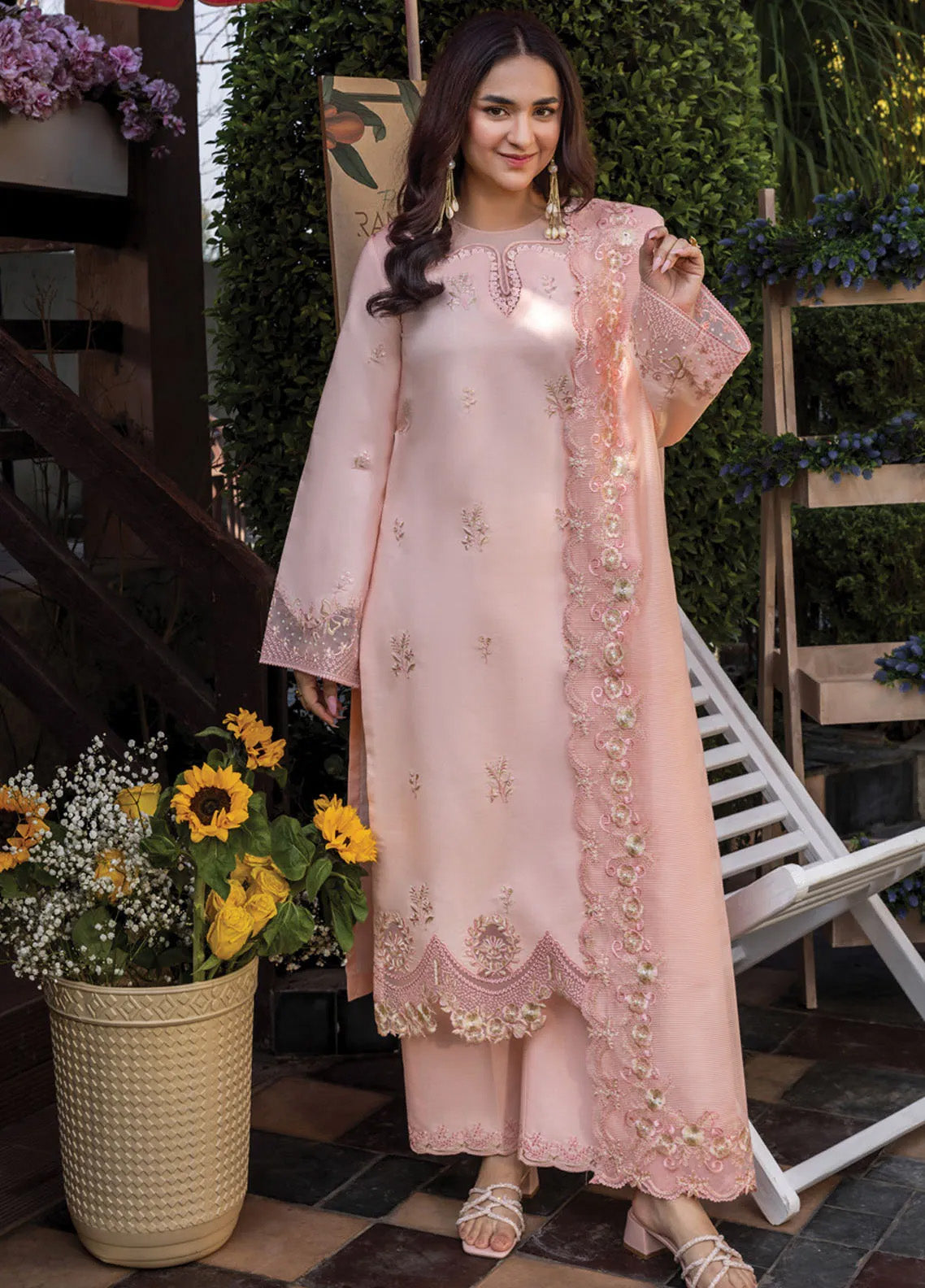 Florence By Rang Rasiya Embroidered Lawn 3 Piece Unstitched Suit RR25FS D-03 ESHAL Florence By Rang Rasiya Embroidered Lawn 3 Piece Unstitched Suit RR25FS D-03 ESHAL