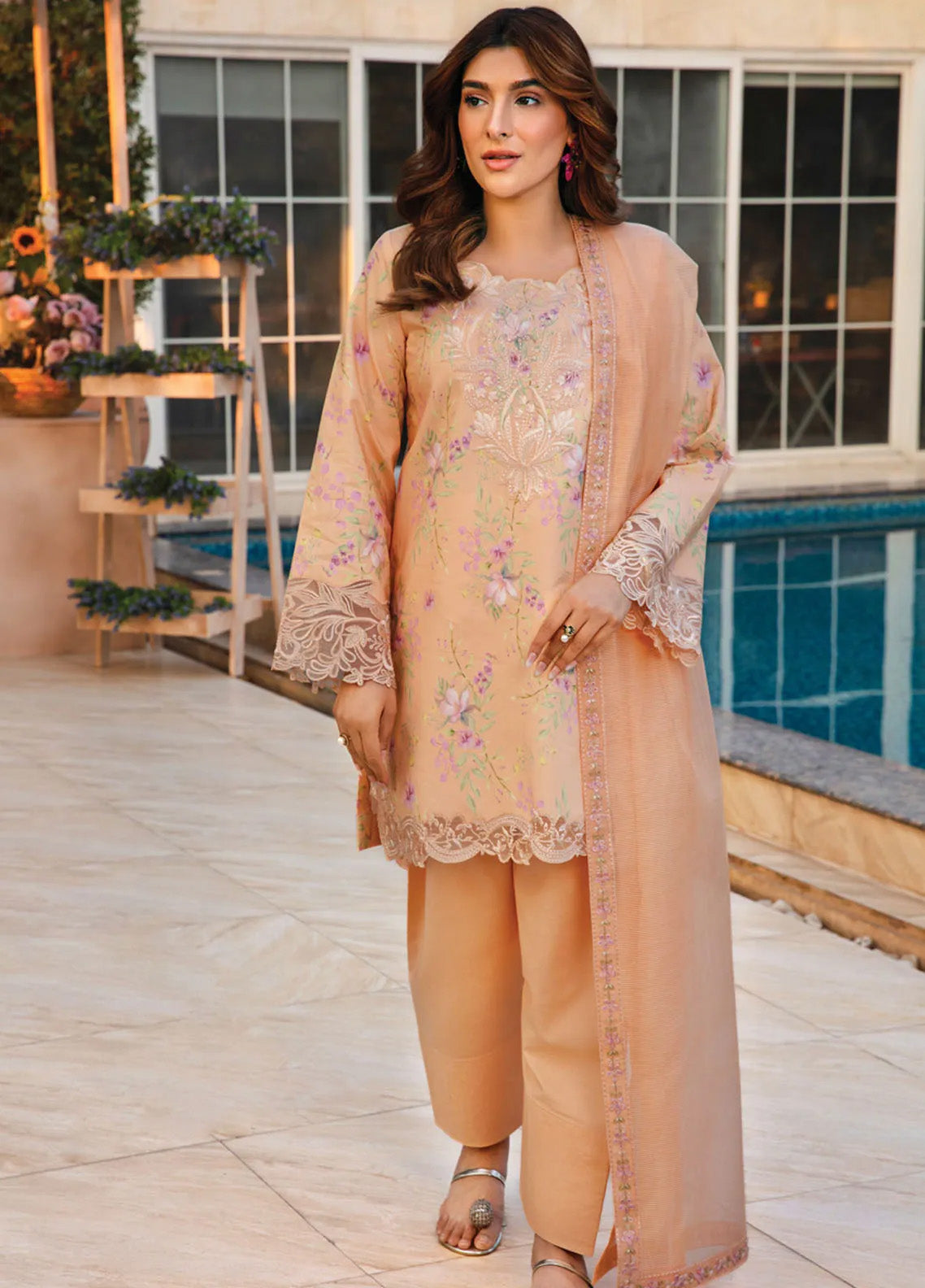 Florence By Rang Rasiya Embroidered Lawn 3 Piece Unstitched Suit RR25FS D-04 MINAHIL Florence By Rang Rasiya Embroidered Lawn 3 Piece Unstitched Suit RR25FS D-04 MINAHIL