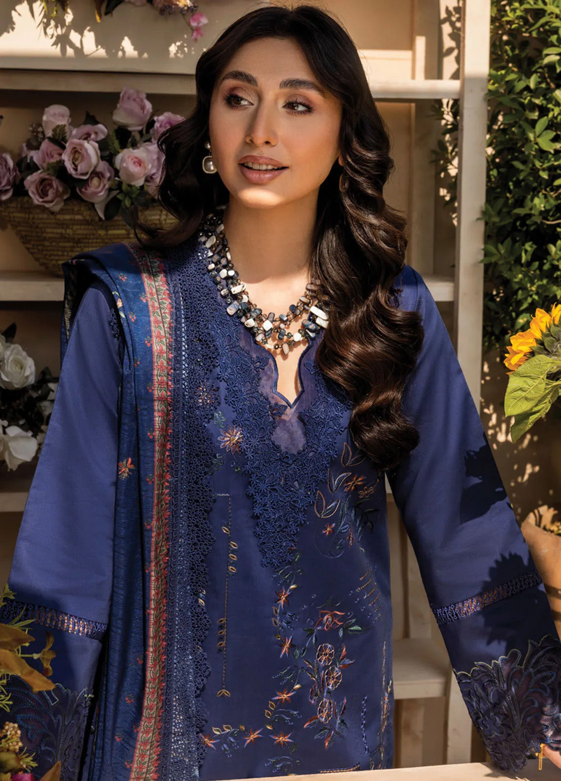 Florence By Rang Rasiya Embroidered Lawn 3 Piece Unstitched Suit RR25FS D-08 SAFINA Florence By Rang Rasiya Embroidered Lawn 3 Piece Unstitched Suit RR25FS D-08 SAFINA