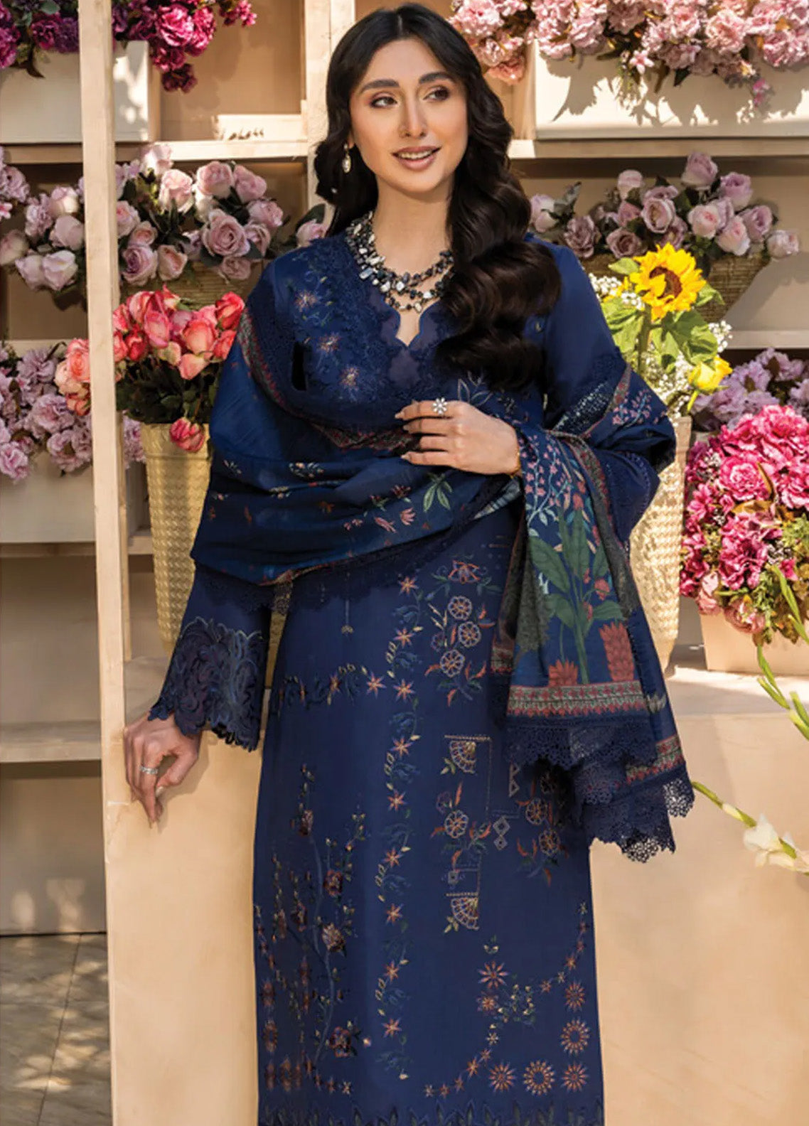 Florence By Rang Rasiya Embroidered Lawn 3 Piece Unstitched Suit RR25FS D-08 SAFINA Florence By Rang Rasiya Embroidered Lawn 3 Piece Unstitched Suit RR25FS D-08 SAFINA