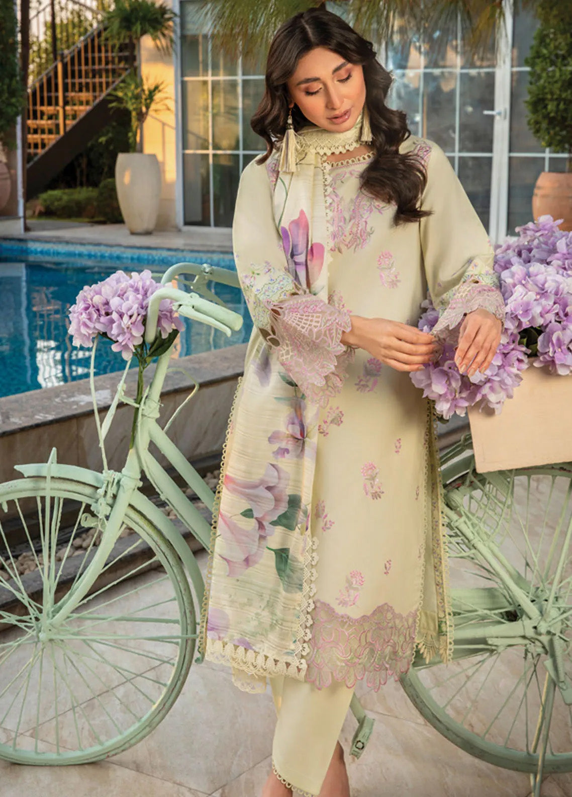 Florence By Rang Rasiya Embroidered Lawn 3 Piece Unstitched Suit RR25FS D-09 MANAH Florence By Rang Rasiya Embroidered Lawn 3 Piece Unstitched Suit RR25FS D-09 MANAH