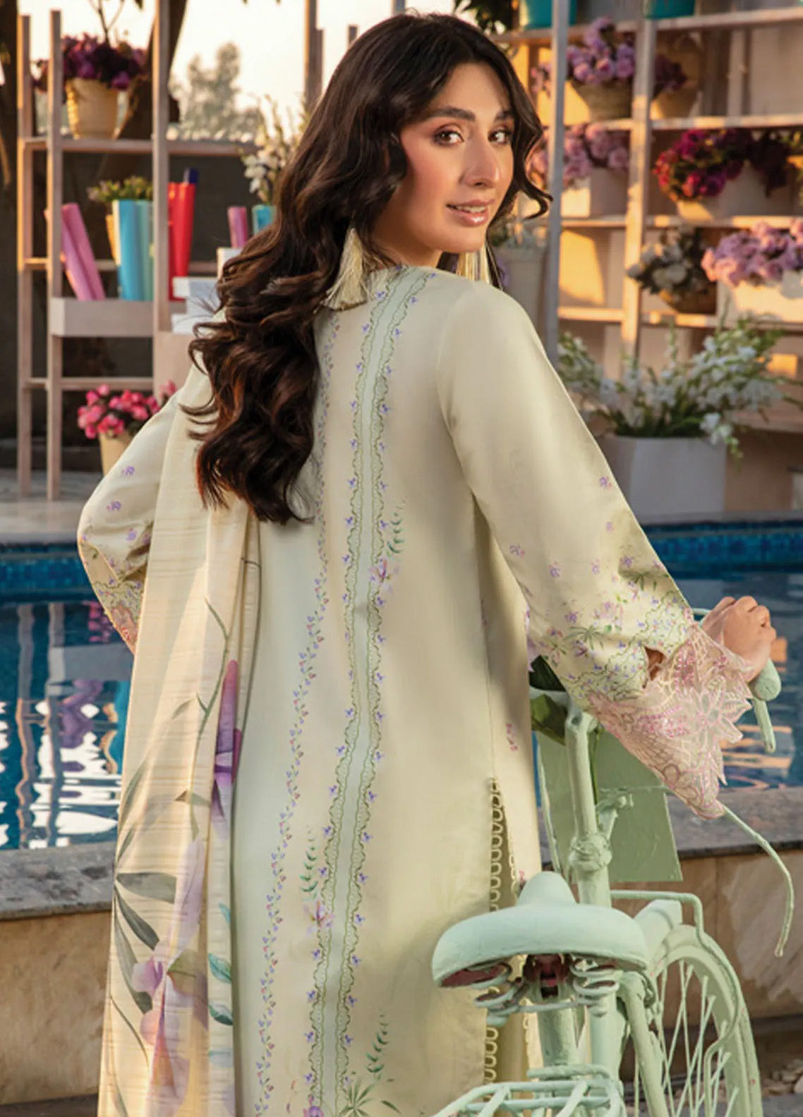 Florence By Rang Rasiya Embroidered Lawn 3 Piece Unstitched Suit RR25FS D-09 MANAH Florence By Rang Rasiya Embroidered Lawn 3 Piece Unstitched Suit RR25FS D-09 MANAH