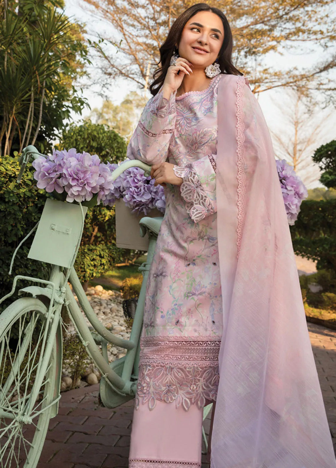 Florence By Rang Rasiya Embroidered Lawn 3 Piece Unstitched Suit RR25FS D-11 RANIA Florence By Rang Rasiya Embroidered Lawn 3 Piece Unstitched Suit RR25FS D-11 RANIA