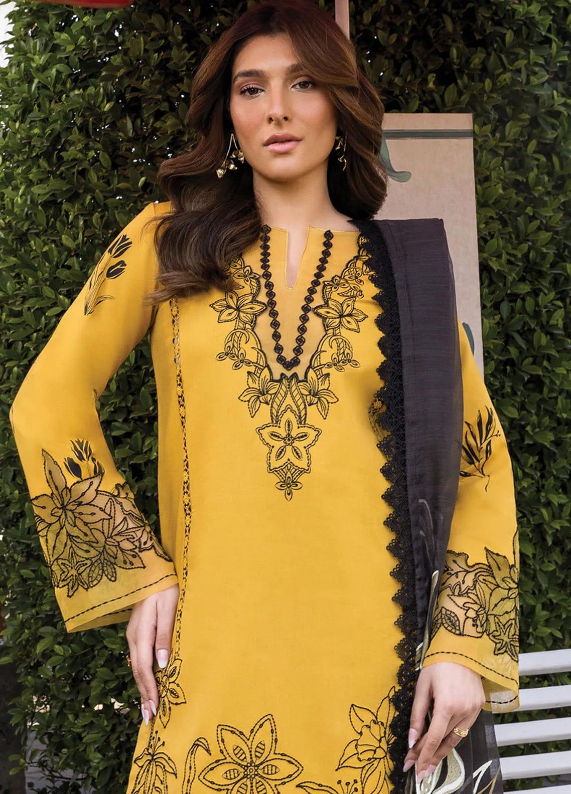 Florence By Rang Rasiya Embroidered Lawn 3 Piece Unstitched Suit RR25FS D-12 MIRHA Florence By Rang Rasiya Embroidered Lawn 3 Piece Unstitched Suit RR25FS D-12 MIRHA