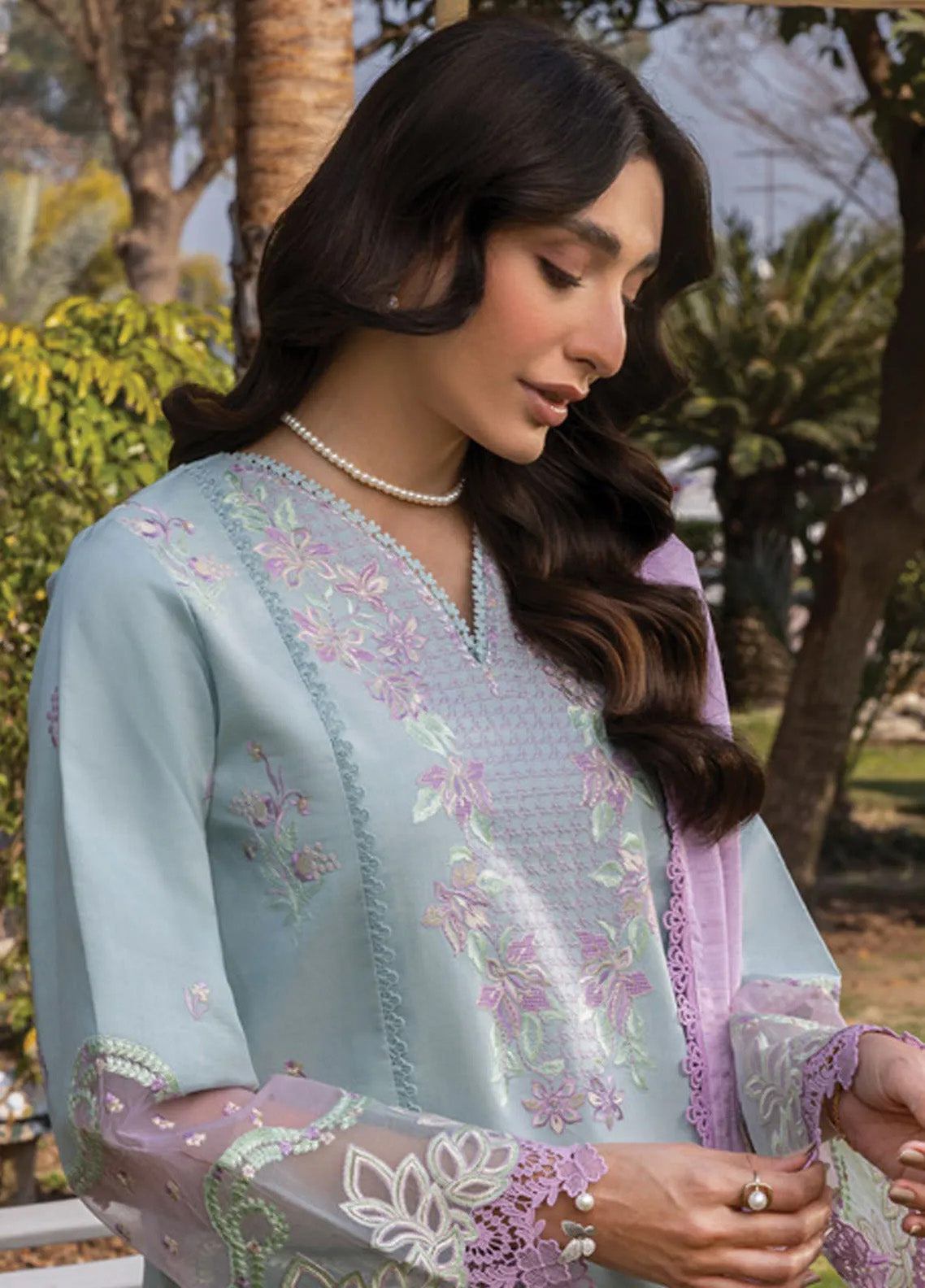 Florence By Rang Rasiya Embroidered Lawn 3 Piece Unstitched Suit RR25FS D-13 ALIZAH Florence By Rang Rasiya Embroidered Lawn 3 Piece Unstitched Suit RR25FS D-13 ALIZAH