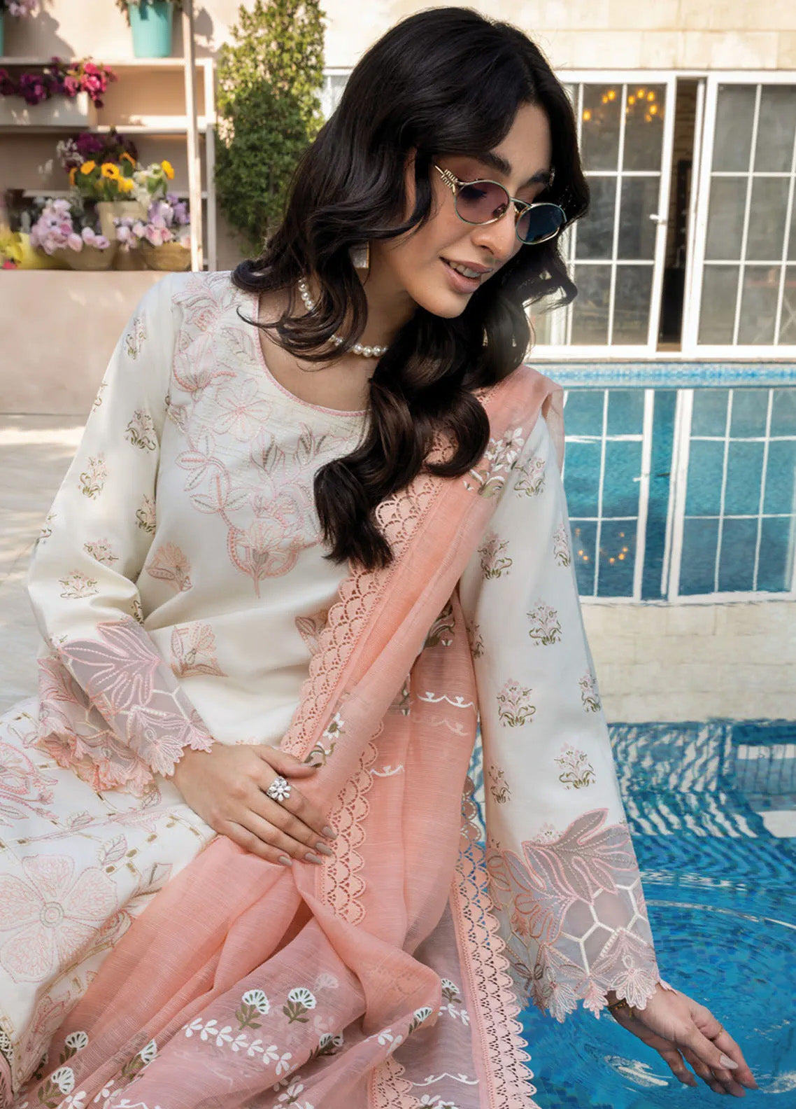 Florence By Rang Rasiya Embroidered Lawn 3 Piece Unstitched Suit RR25FS D-14 MIRAAL Florence By Rang Rasiya Embroidered Lawn 3 Piece Unstitched Suit RR25FS D-14 MIRAAL