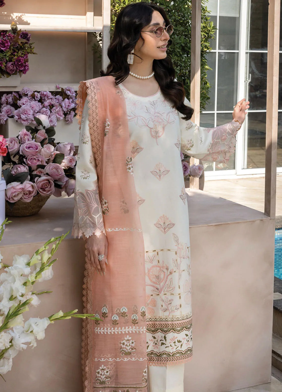 Florence By Rang Rasiya Embroidered Lawn 3 Piece Unstitched Suit RR25FS D-14 MIRAAL Florence By Rang Rasiya Embroidered Lawn 3 Piece Unstitched Suit RR25FS D-14 MIRAAL