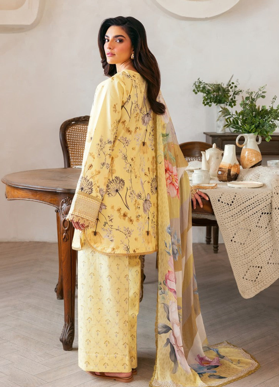 Florent Digital Printed Lawn 3 Piece Unstitched Suit FL25LP D-2A Florent Digital Printed Lawn 3 Piece Unstitched Suit FL25LP D-2A