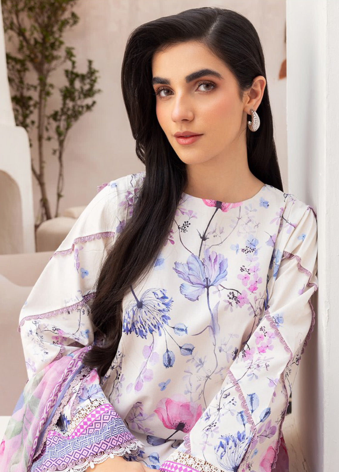 Florent Digital Printed Lawn 3 Piece Unstitched Suit FL25LP D-2B Florent Digital Printed Lawn 3 Piece Unstitched Suit FL25LP D-2B